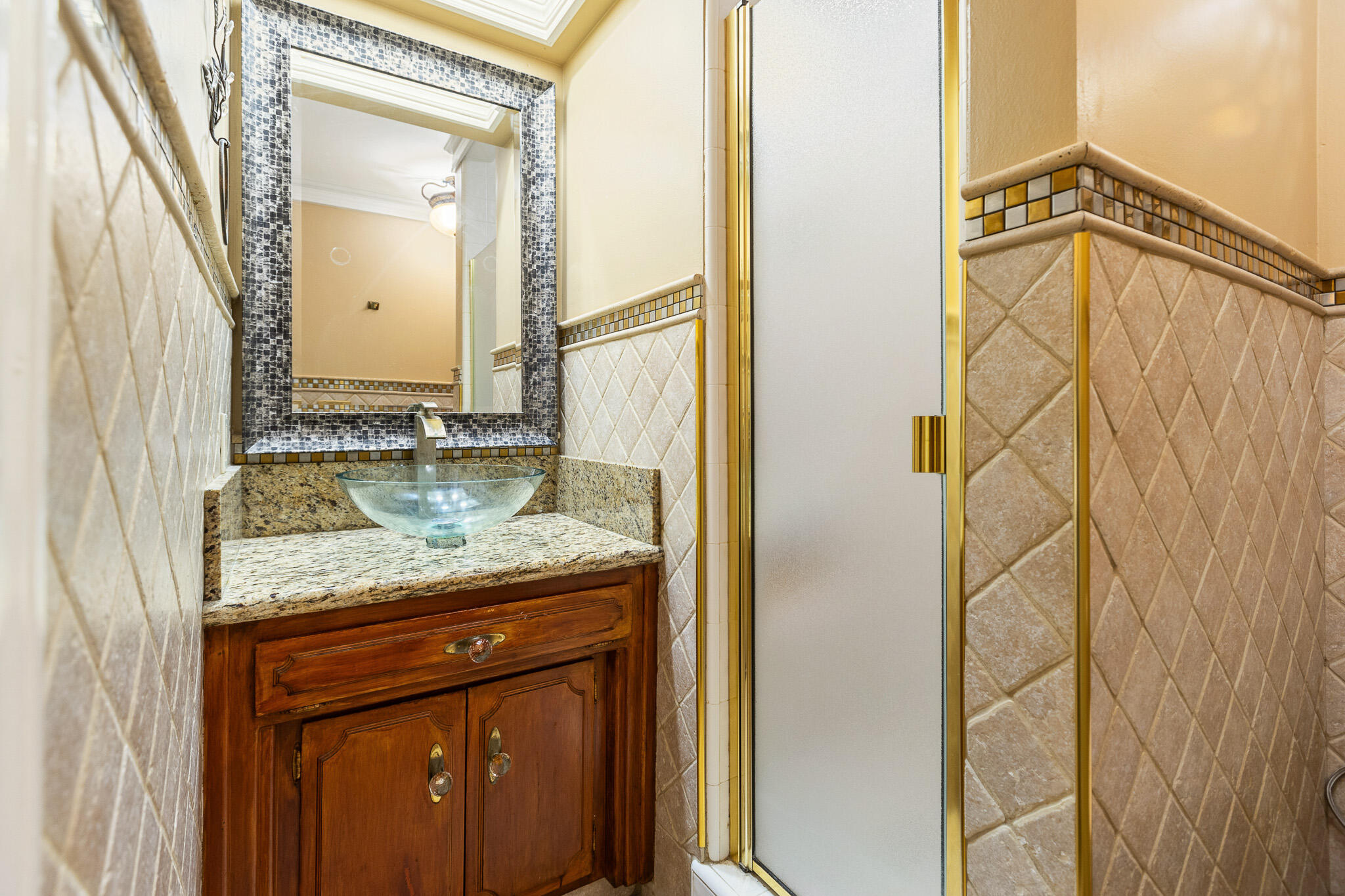 1617 N Aspen Ct, Visalia, CA 93291