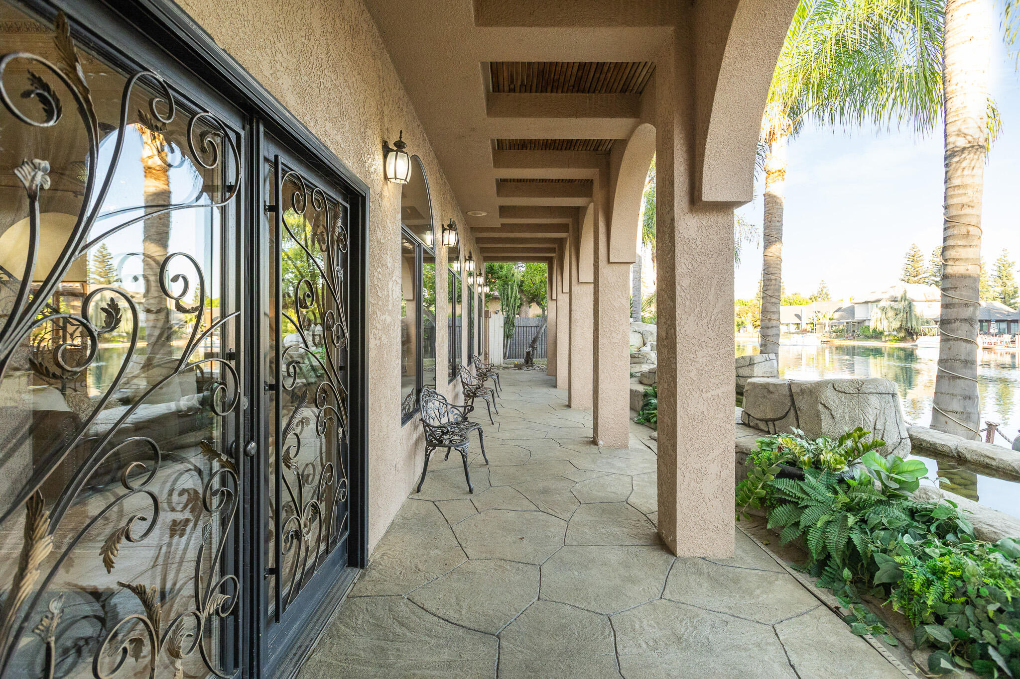 1617 N Aspen Ct, Visalia, CA 93291