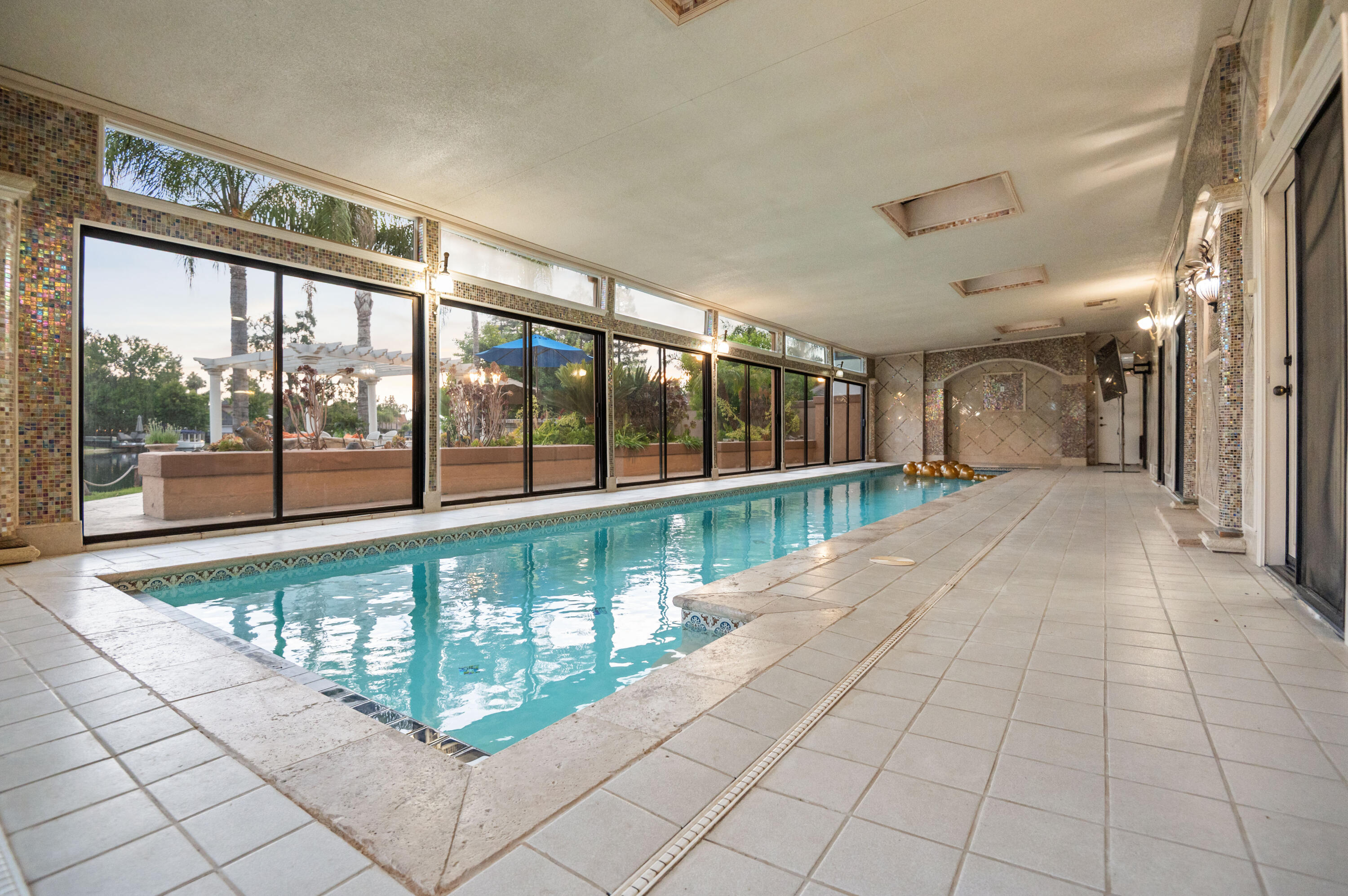 1617 N Aspen Ct, Visalia, CA 93291