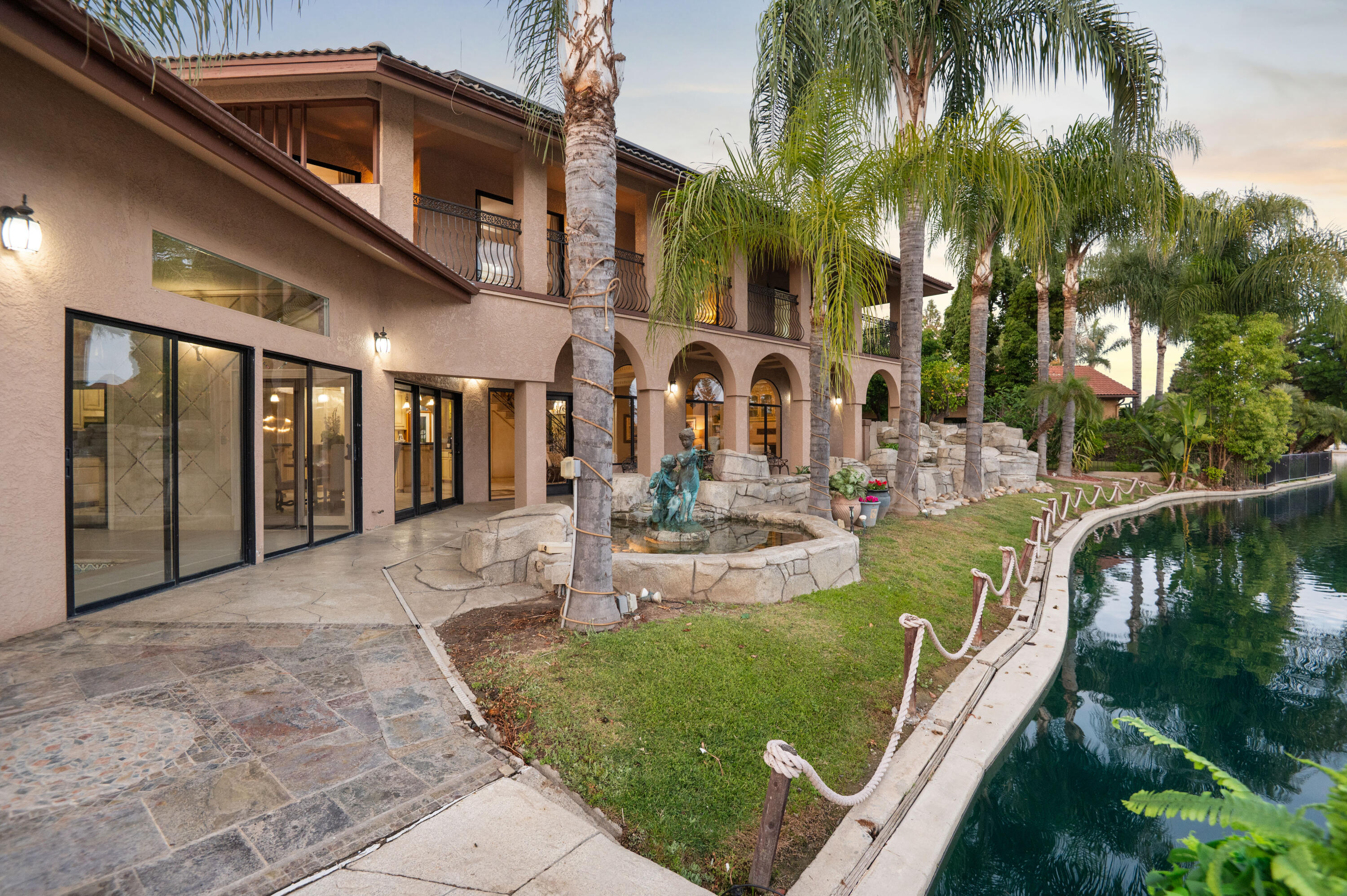 1617 N Aspen Ct, Visalia, CA 93291