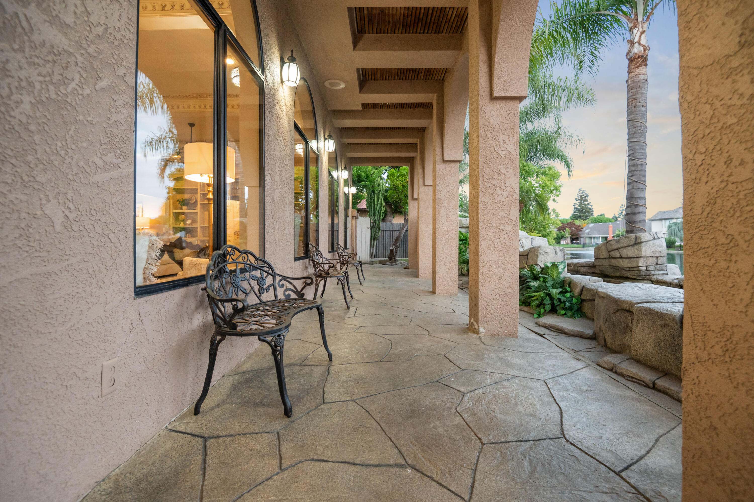 1617 N Aspen Ct, Visalia, CA 93291