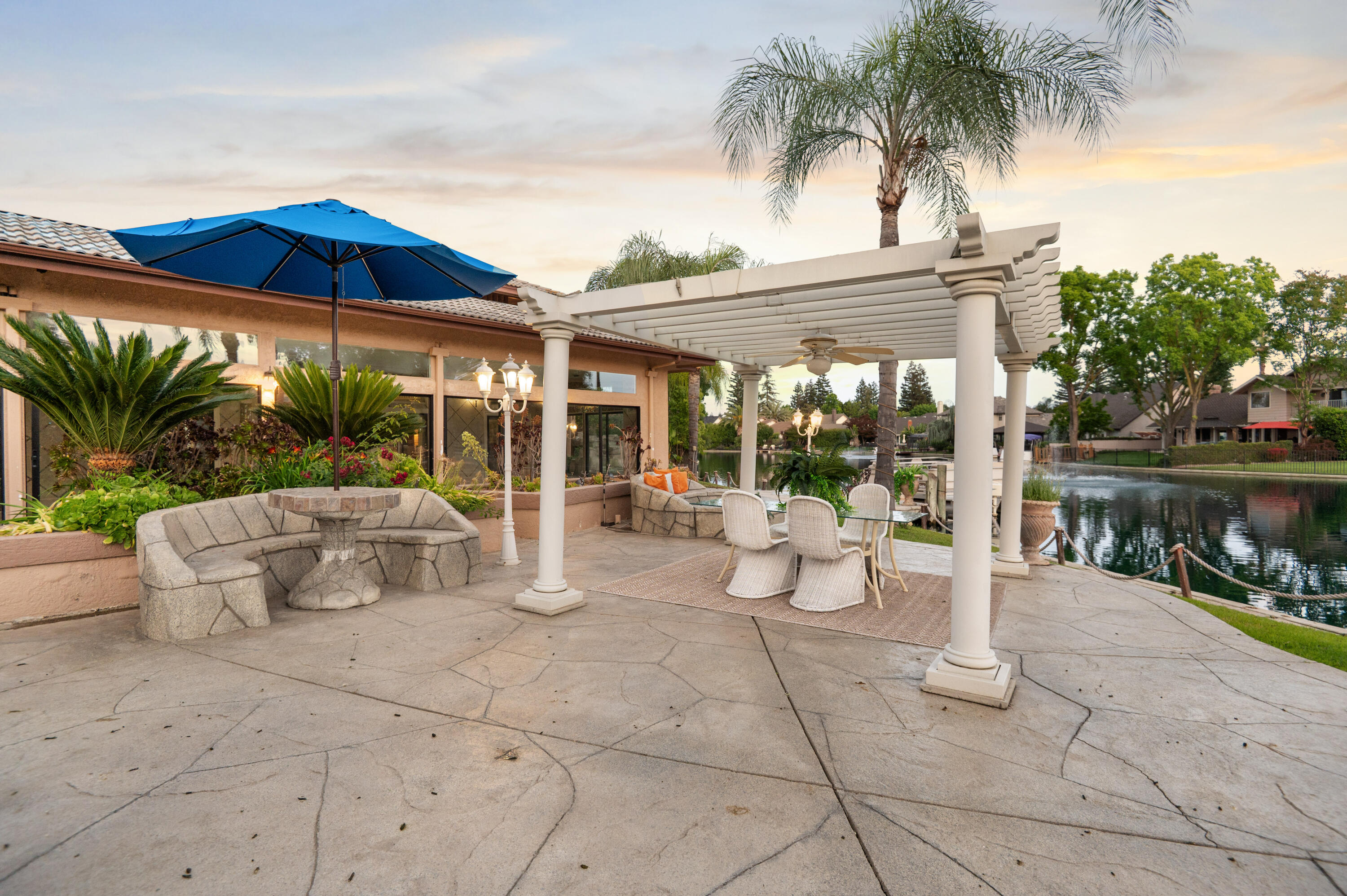 1617 N Aspen Ct, Visalia, CA 93291