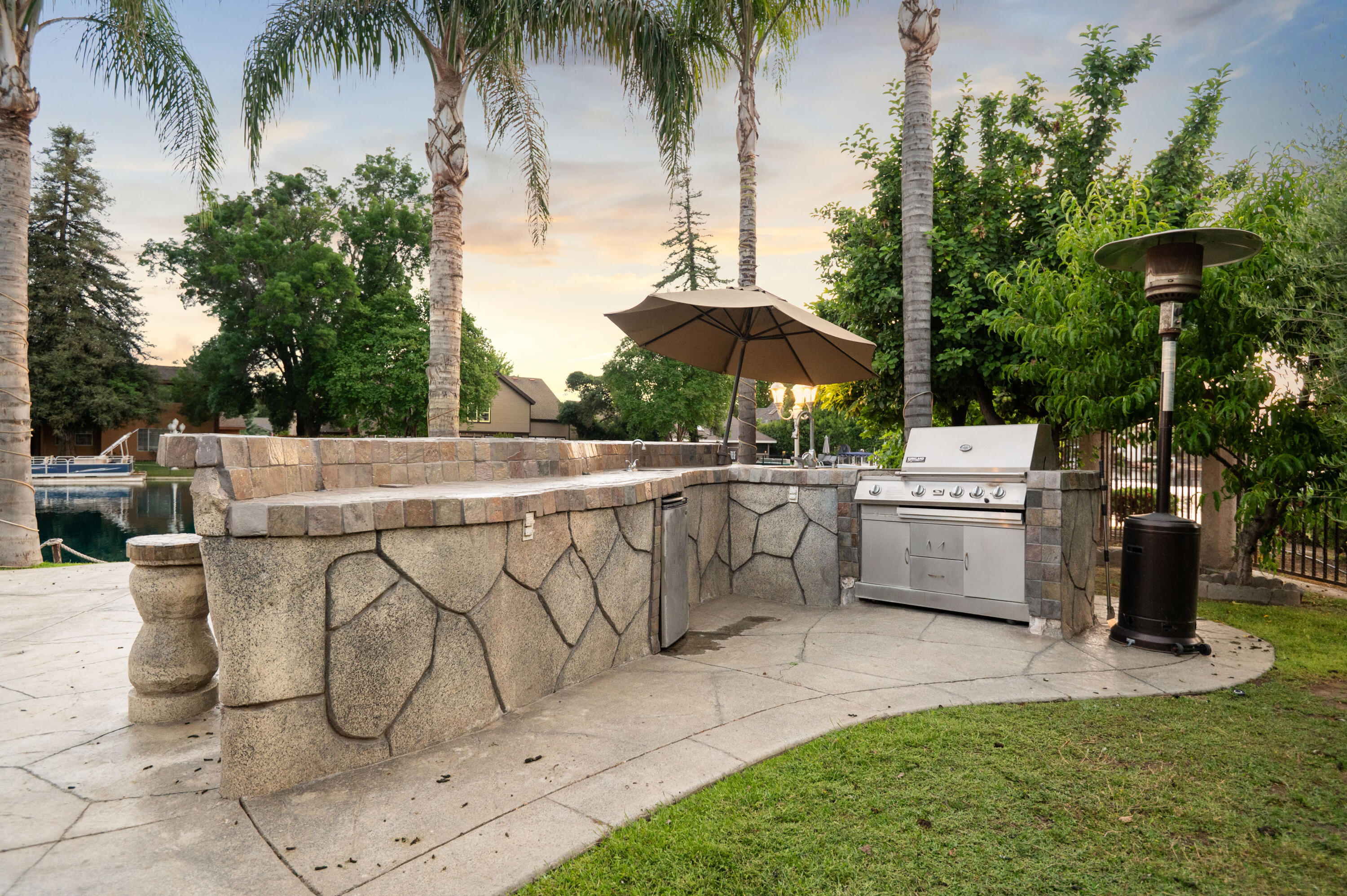 1617 N Aspen Ct, Visalia, CA 93291