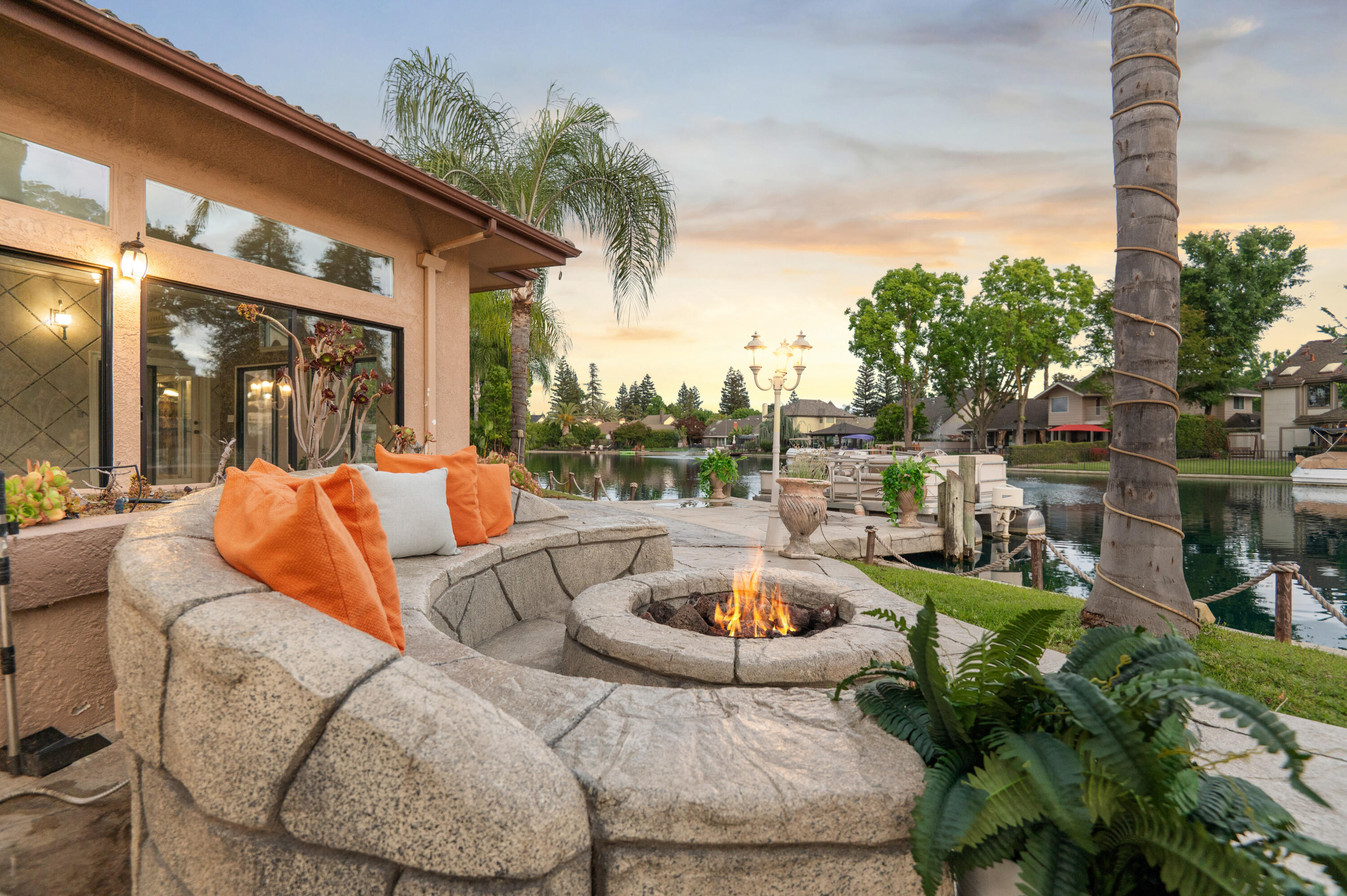 1617 N Aspen Ct, Visalia, CA 93291
