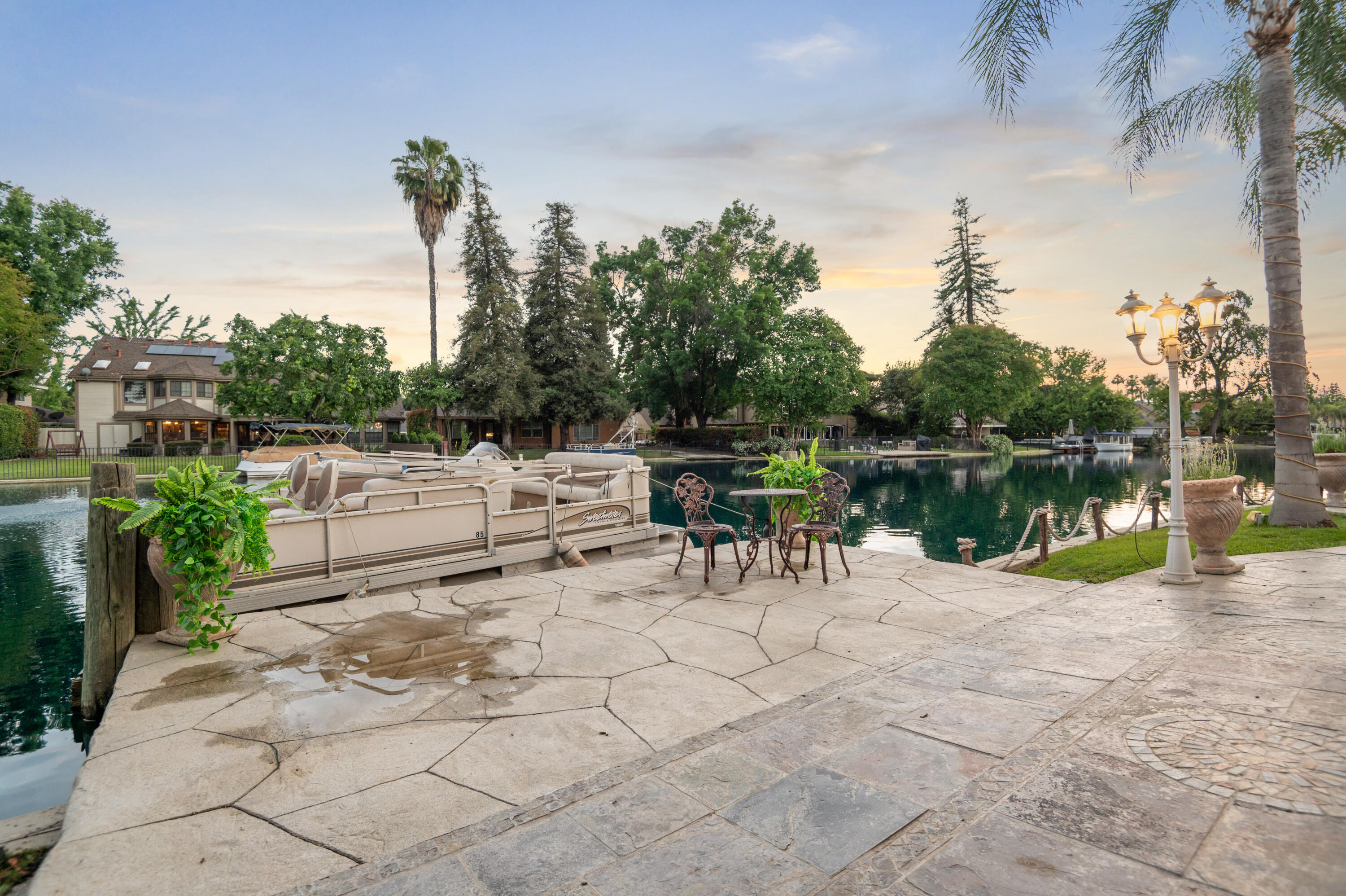 1617 N Aspen Ct, Visalia, CA 93291