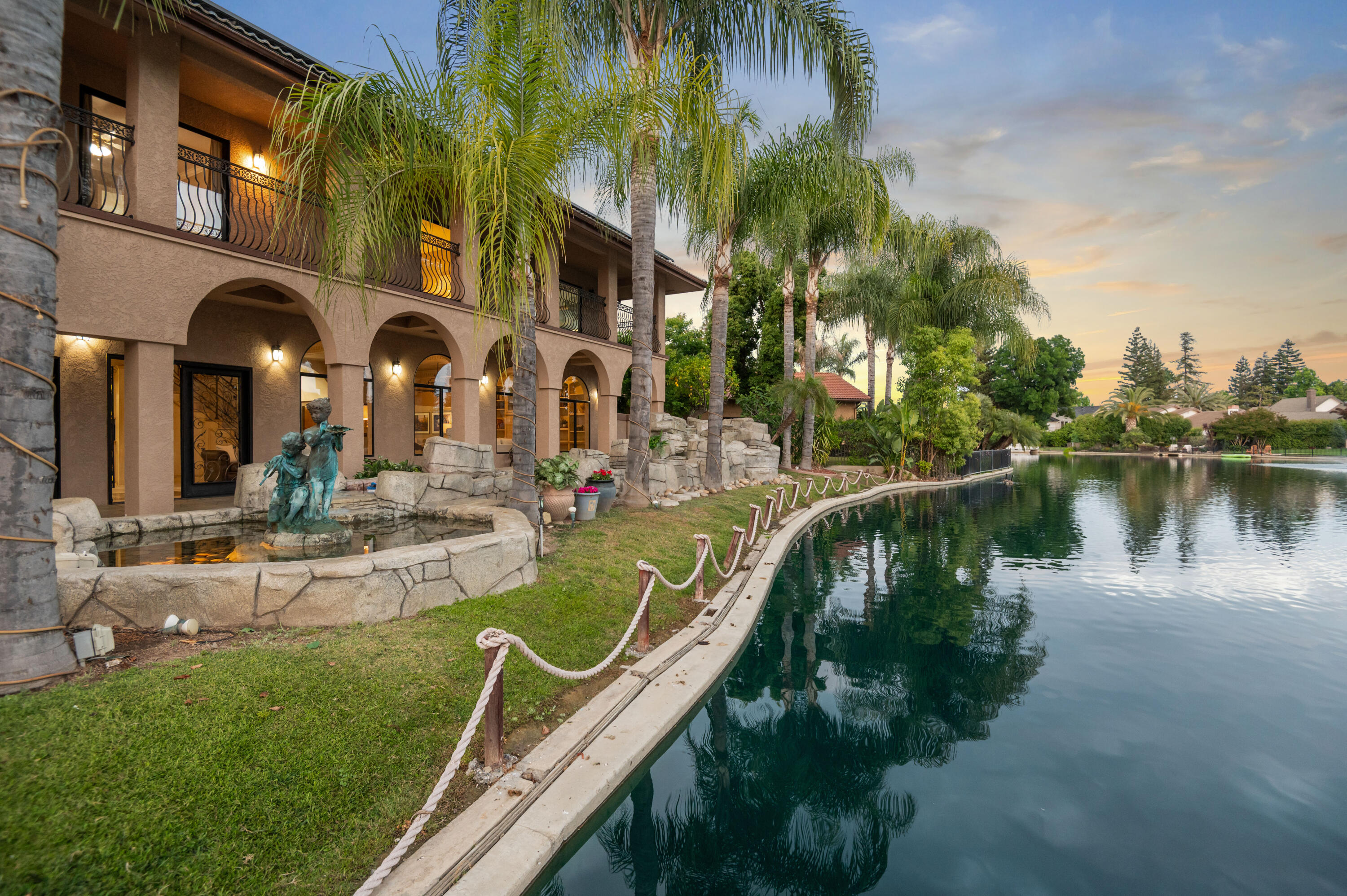 1617 N Aspen Ct, Visalia, CA 93291