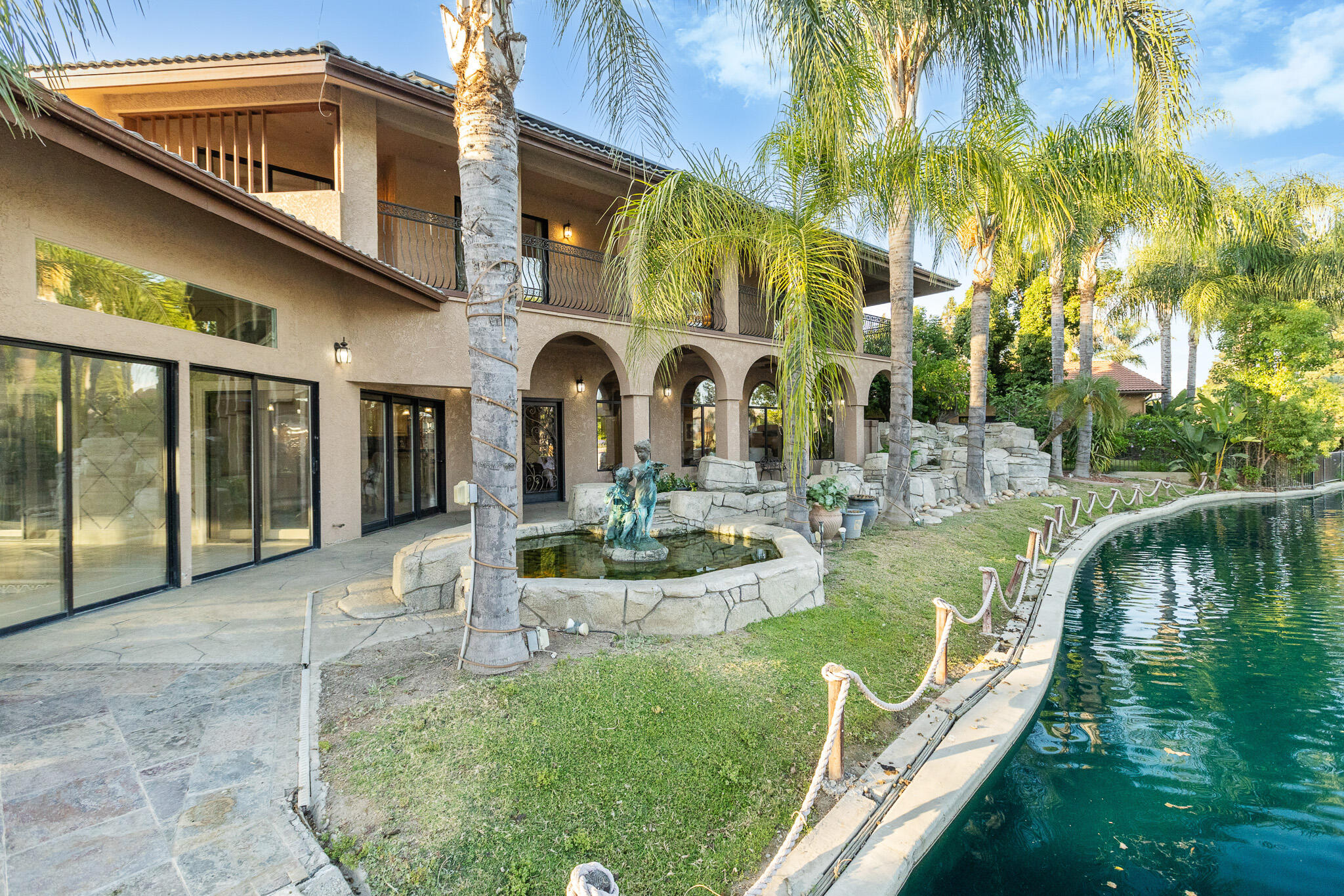 1617 N Aspen Ct, Visalia, CA 93291