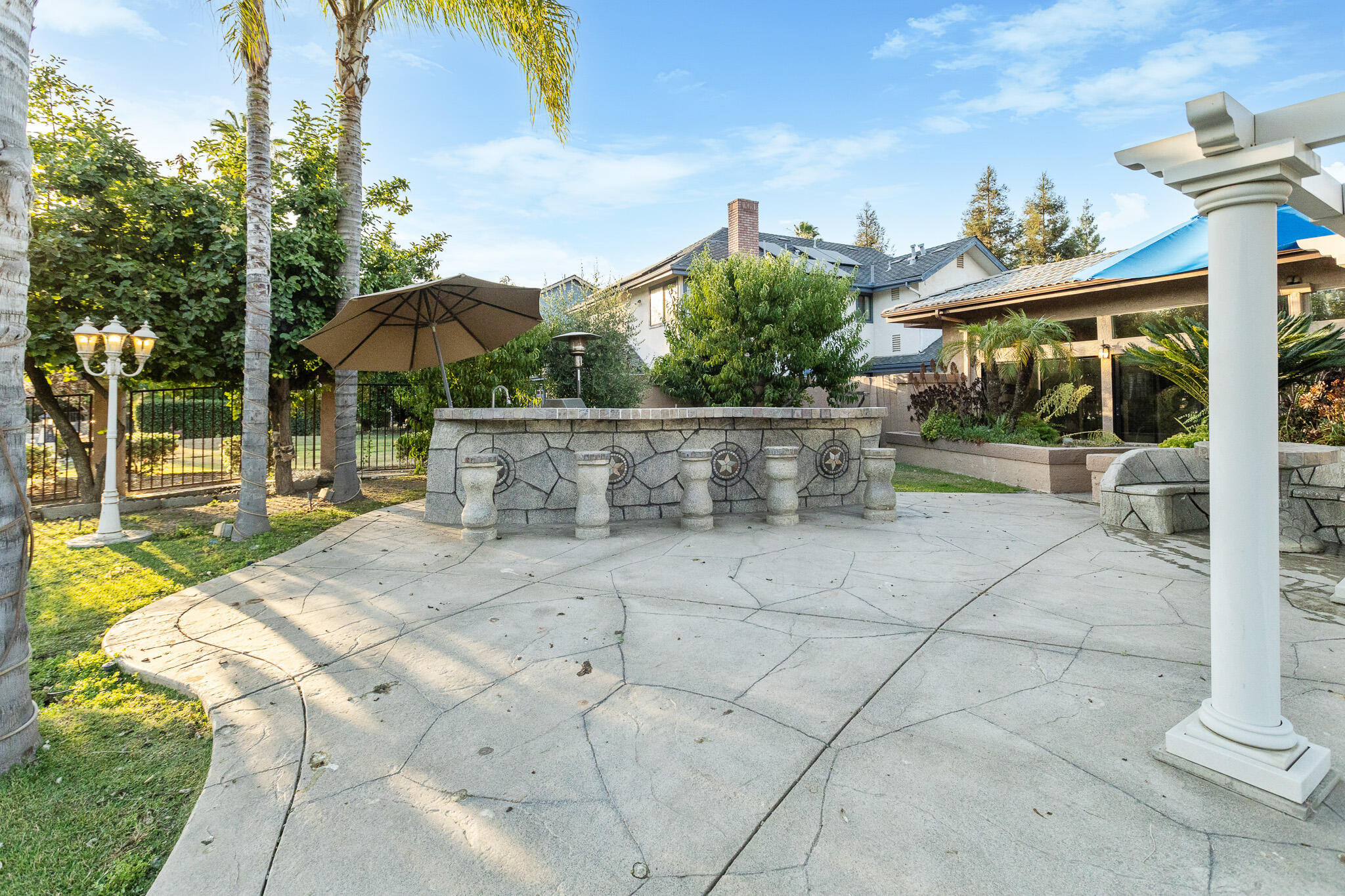 1617 N Aspen Ct, Visalia, CA 93291