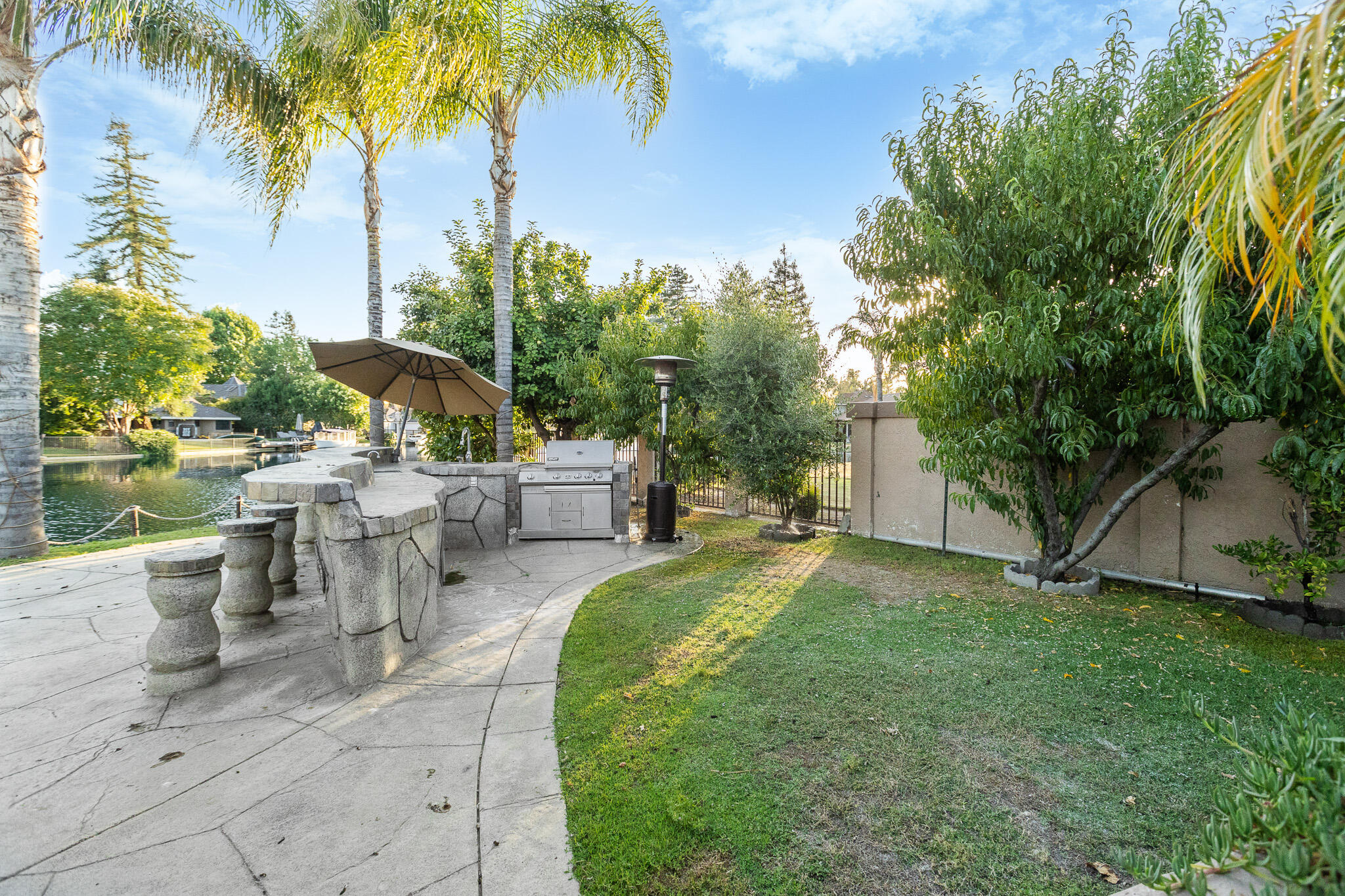 1617 N Aspen Ct, Visalia, CA 93291
