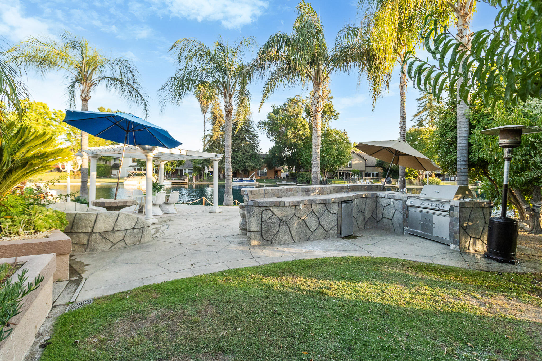 1617 N Aspen Ct, Visalia, CA 93291