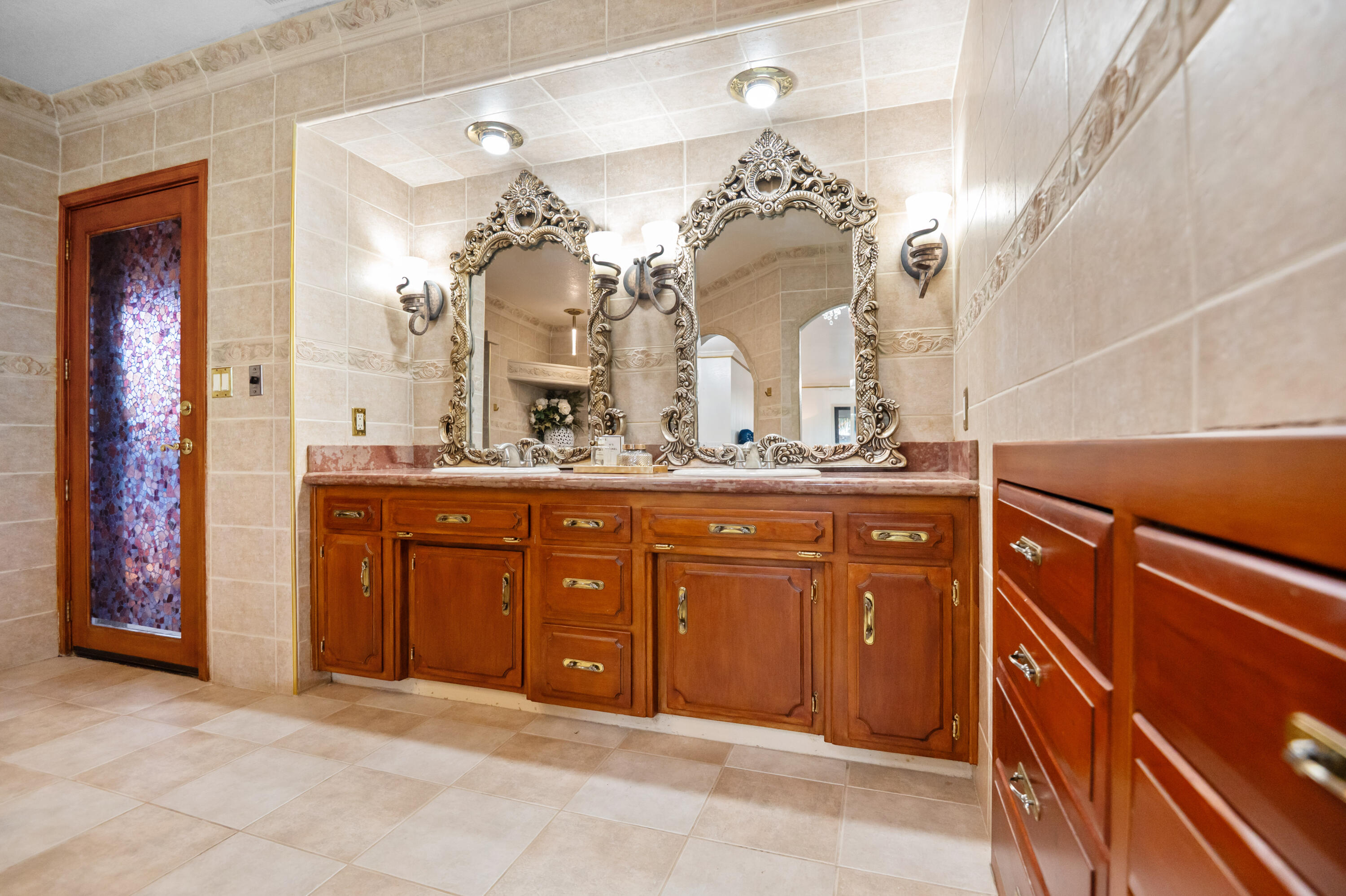 1617 N Aspen Ct, Visalia, CA 93291