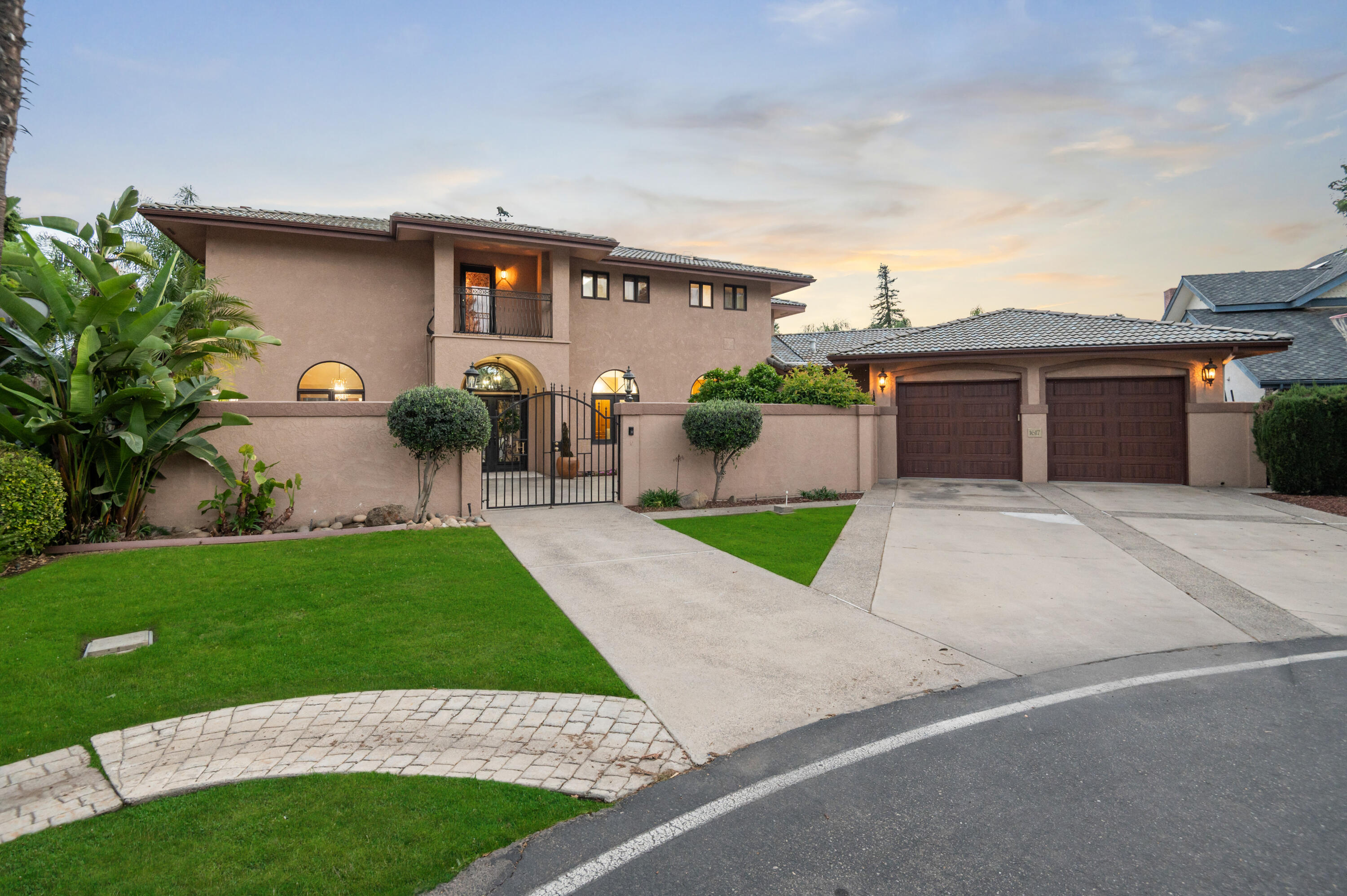 1617 N Aspen Ct, Visalia, CA 93291