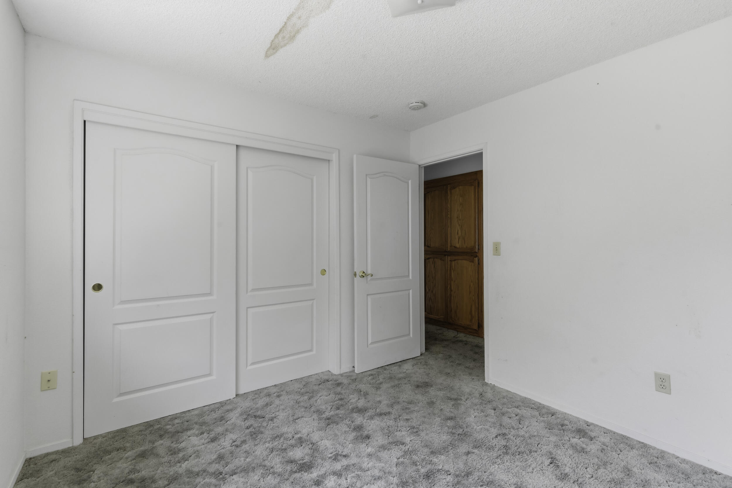 166 N Lyndsay Way, Dinuba, CA 93618