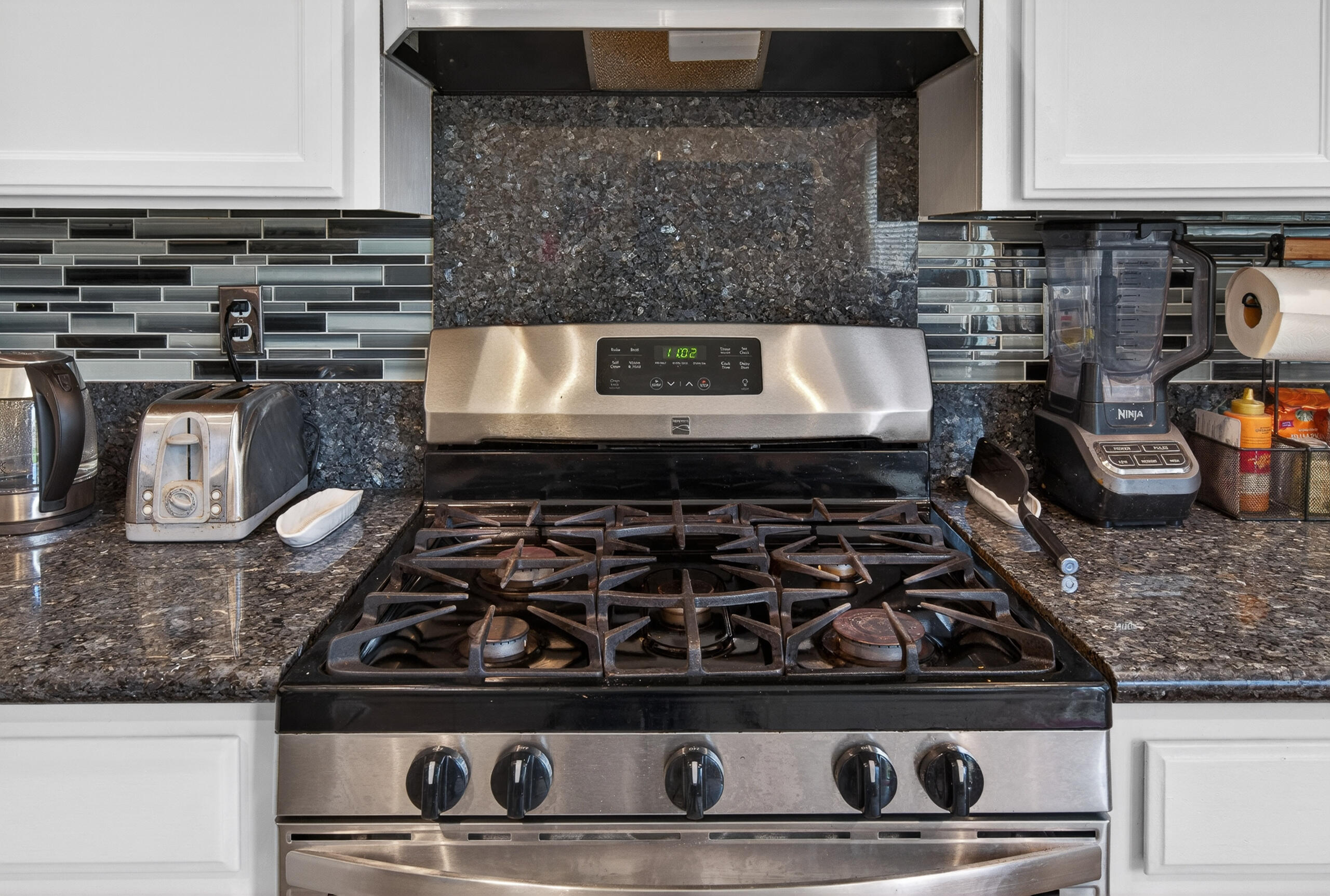 1936 Maplegrove Ln, Tracy, CA 95376