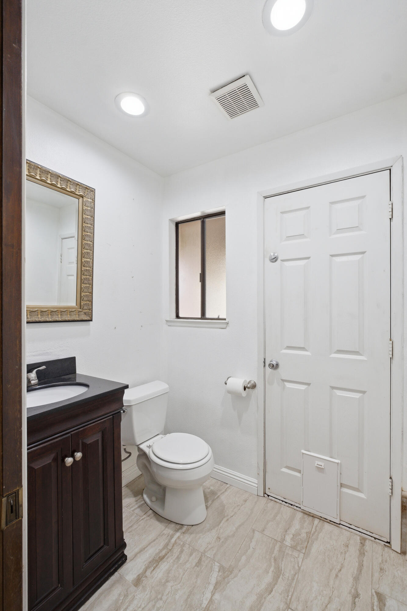 445 E Chevy Chase Dr, Tulare, CA 93274