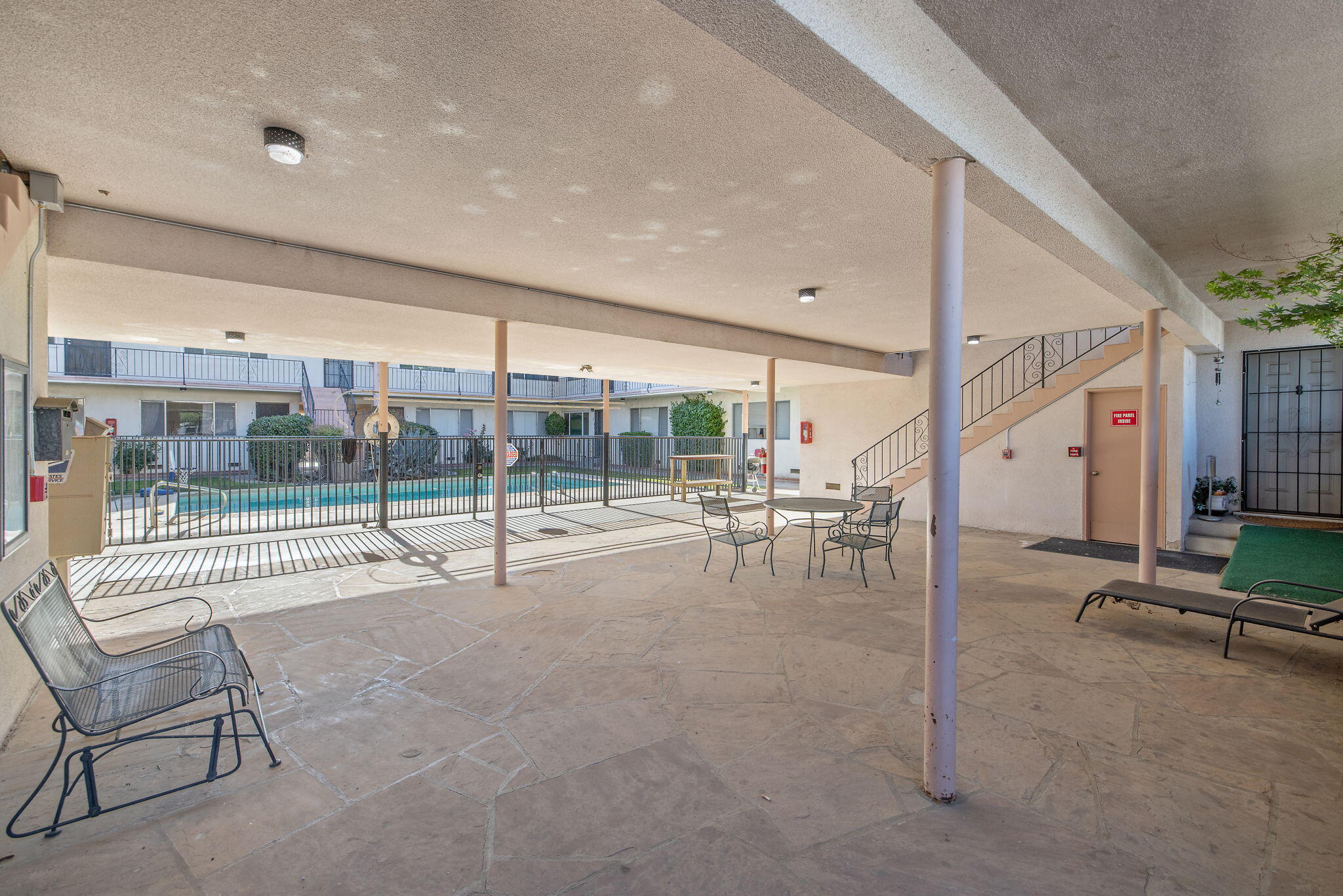 1411 S Divisadero St, Visalia, CA 93277