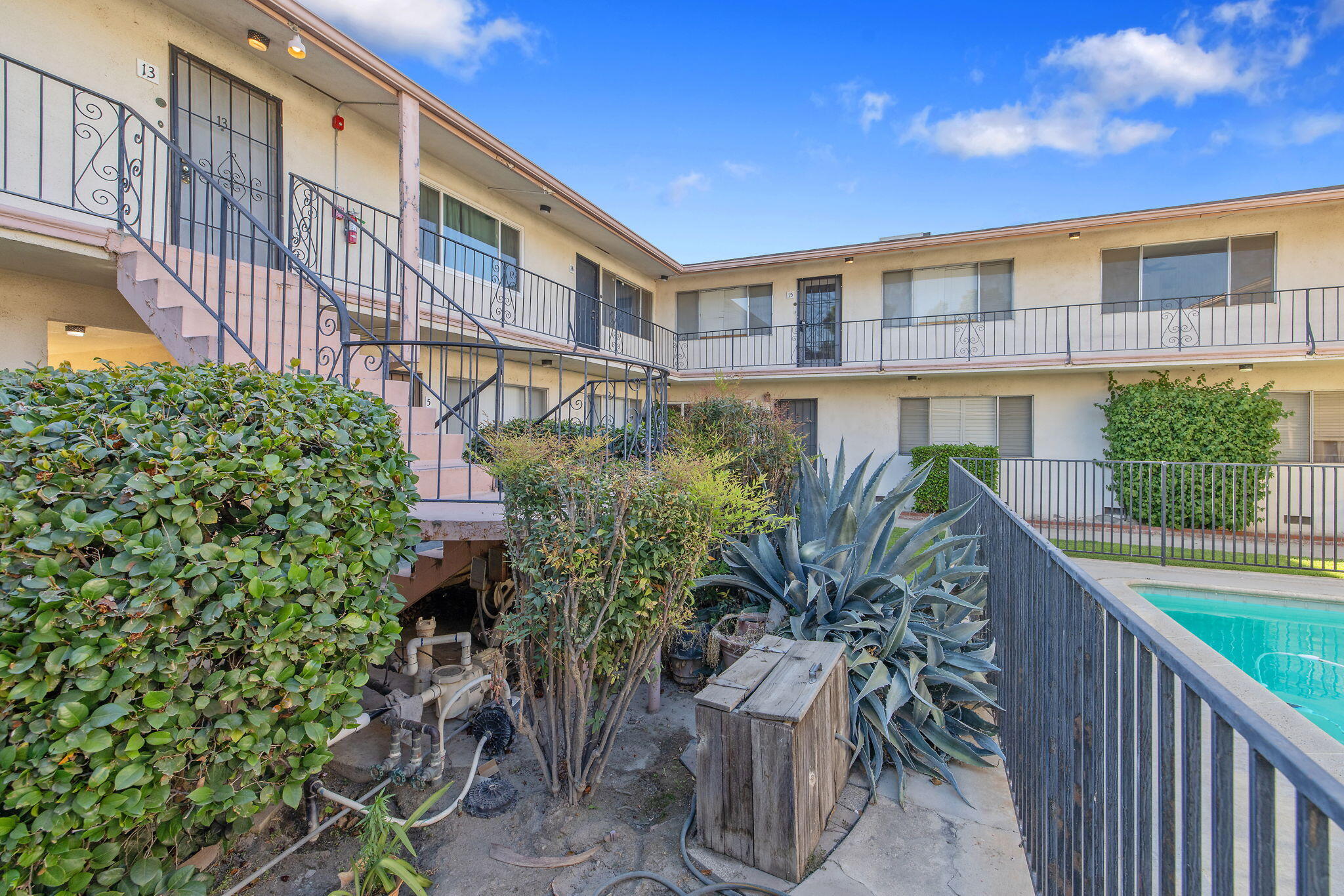 1411 S Divisadero St, Visalia, CA 93277