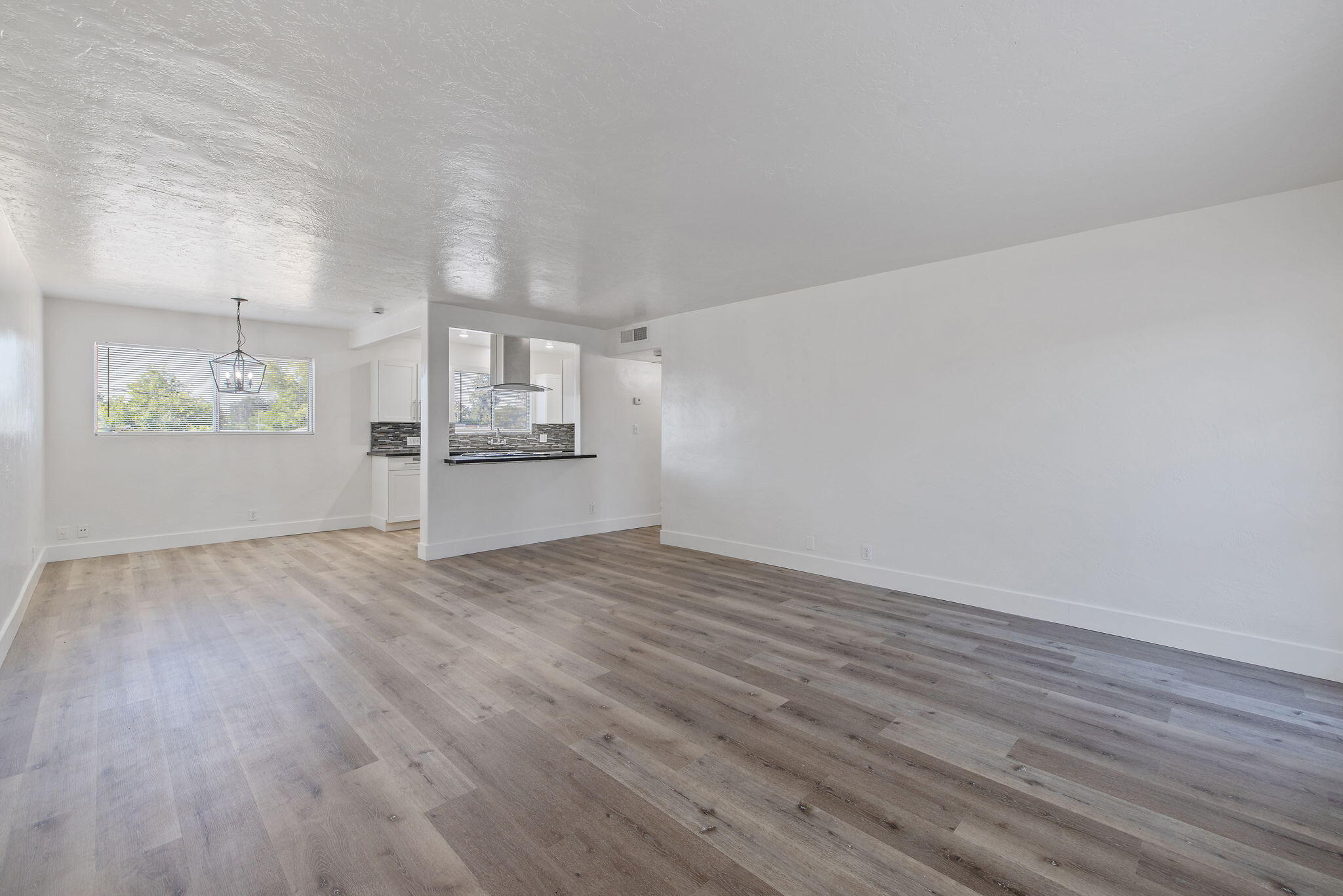 1411 S Divisadero St, Visalia, CA 93277