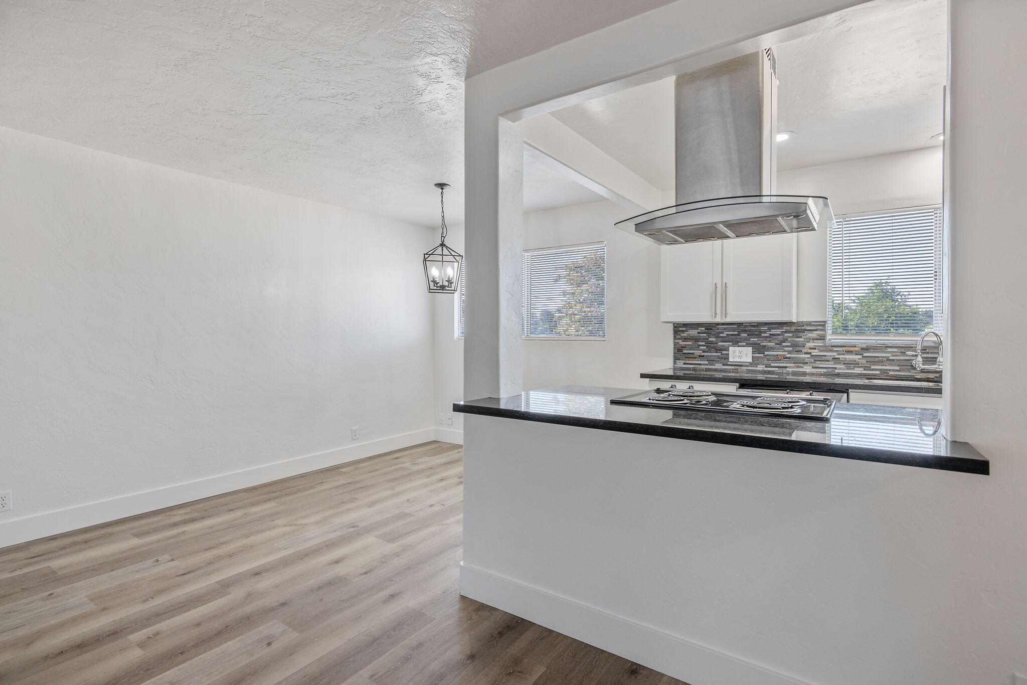1411 S Divisadero St, Visalia, CA 93277