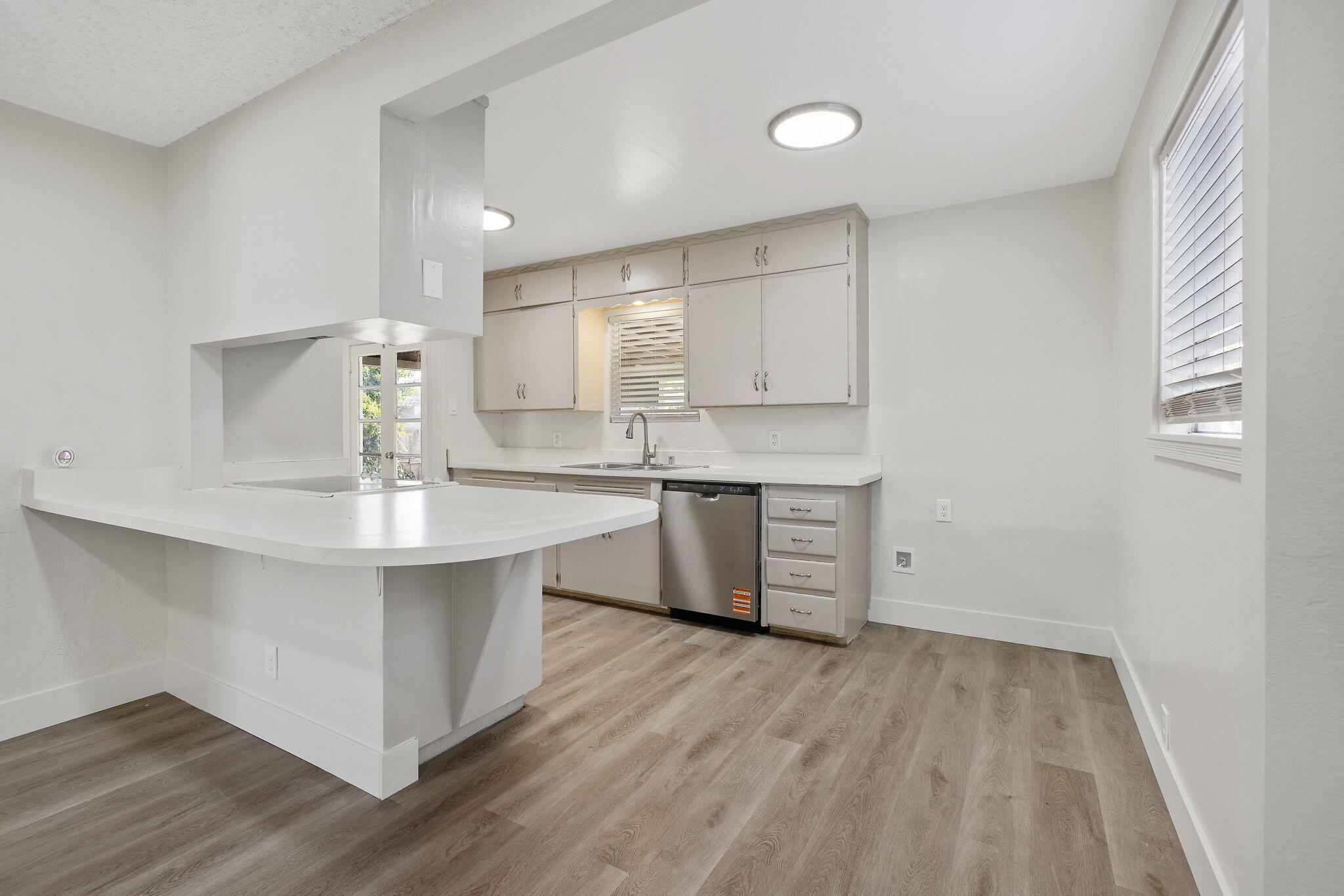 217 N Lincoln St, Coalinga, CA 93210