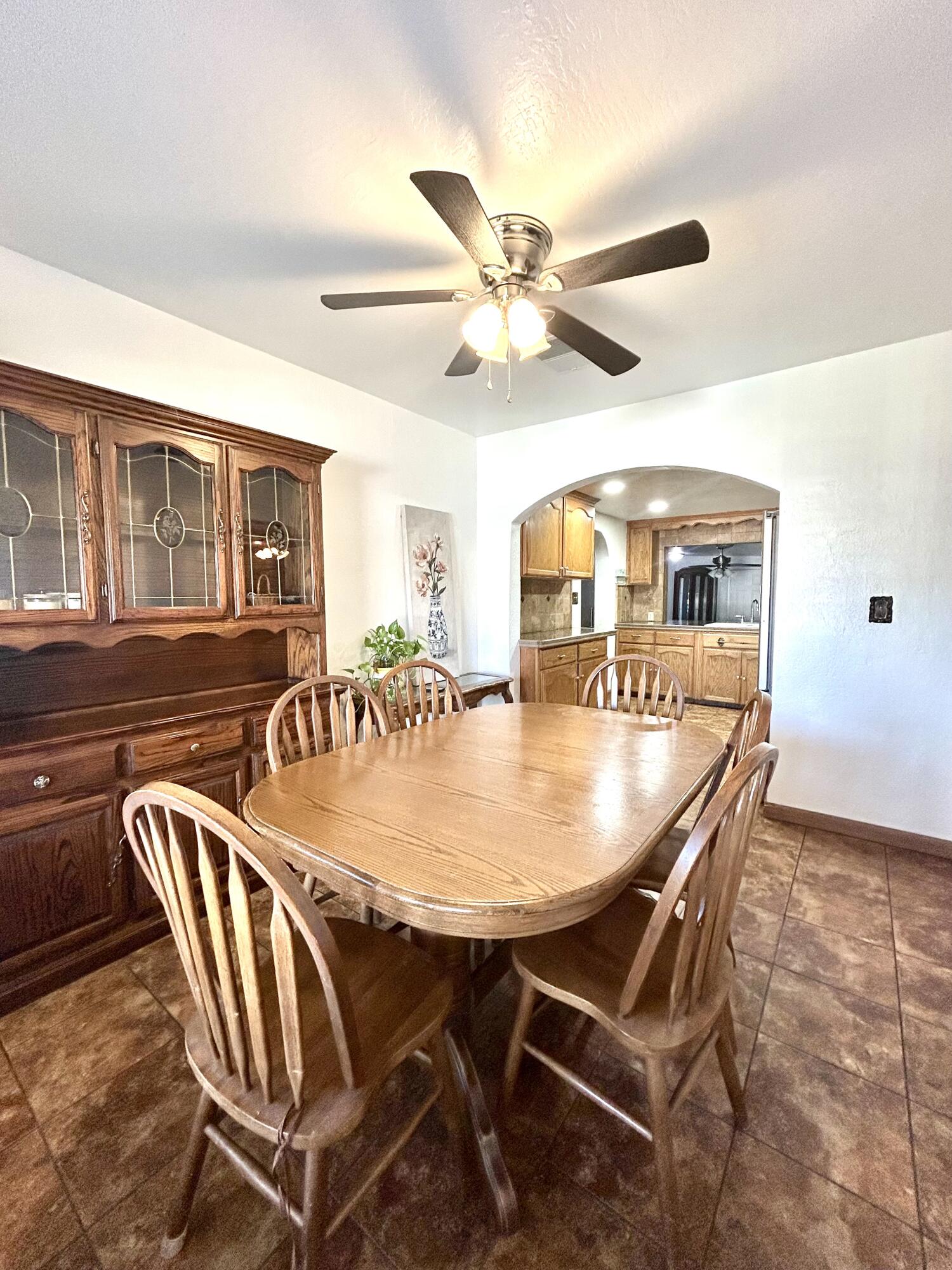 417 S Valencia Blvd, Woodlake, CA 93286