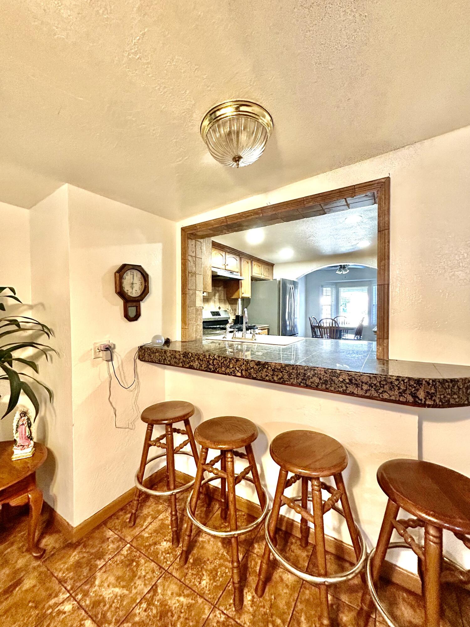 417 S Valencia Blvd, Woodlake, CA 93286