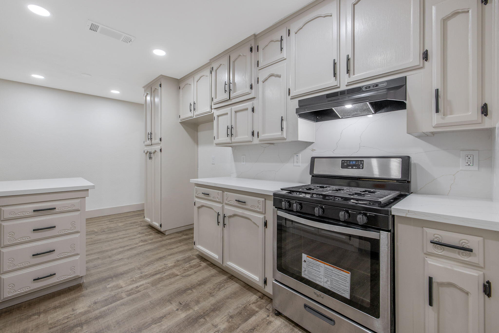 1019 E Laurel Ave, Visalia, CA 93292