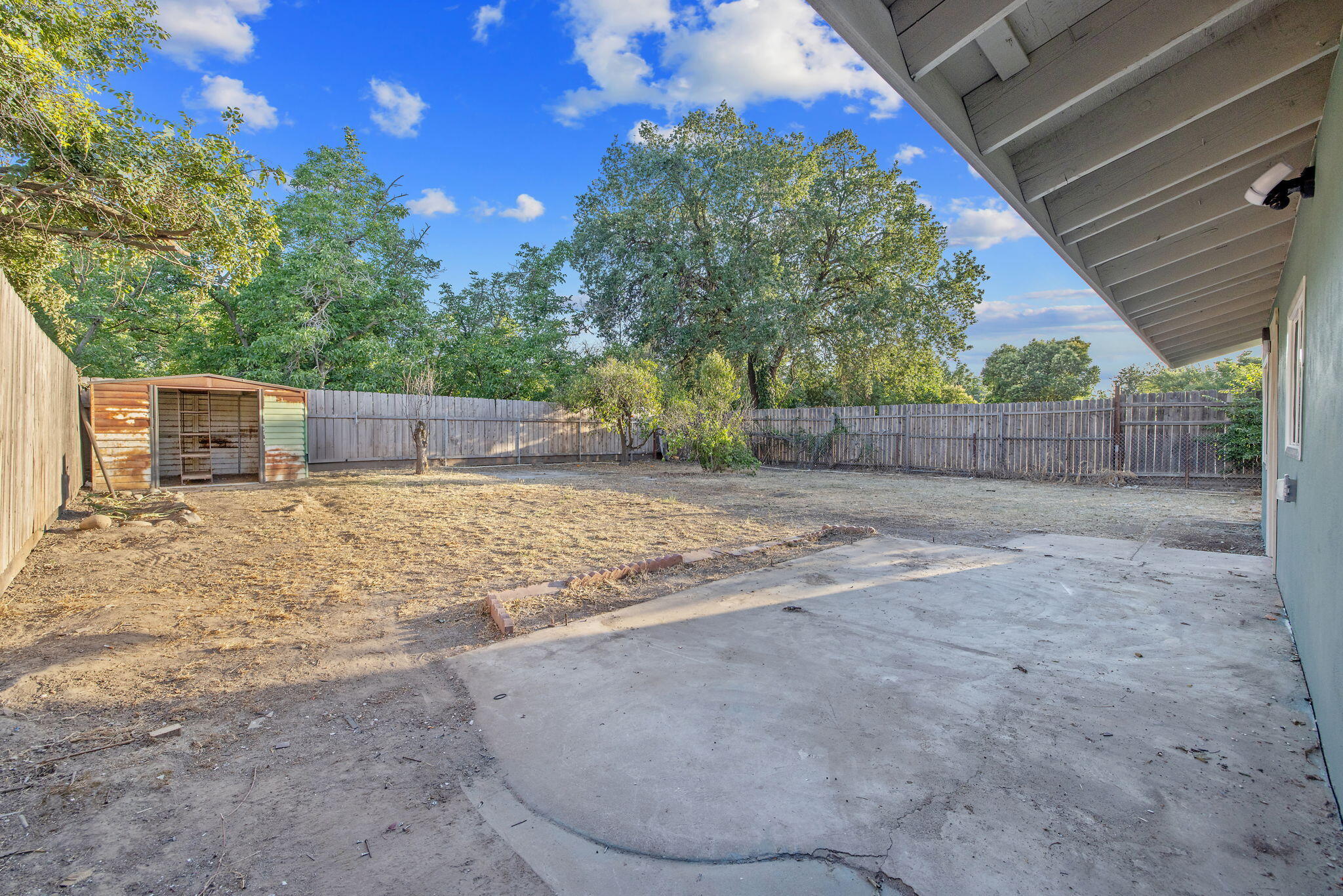 1019 E Laurel Ave, Visalia, CA 93292
