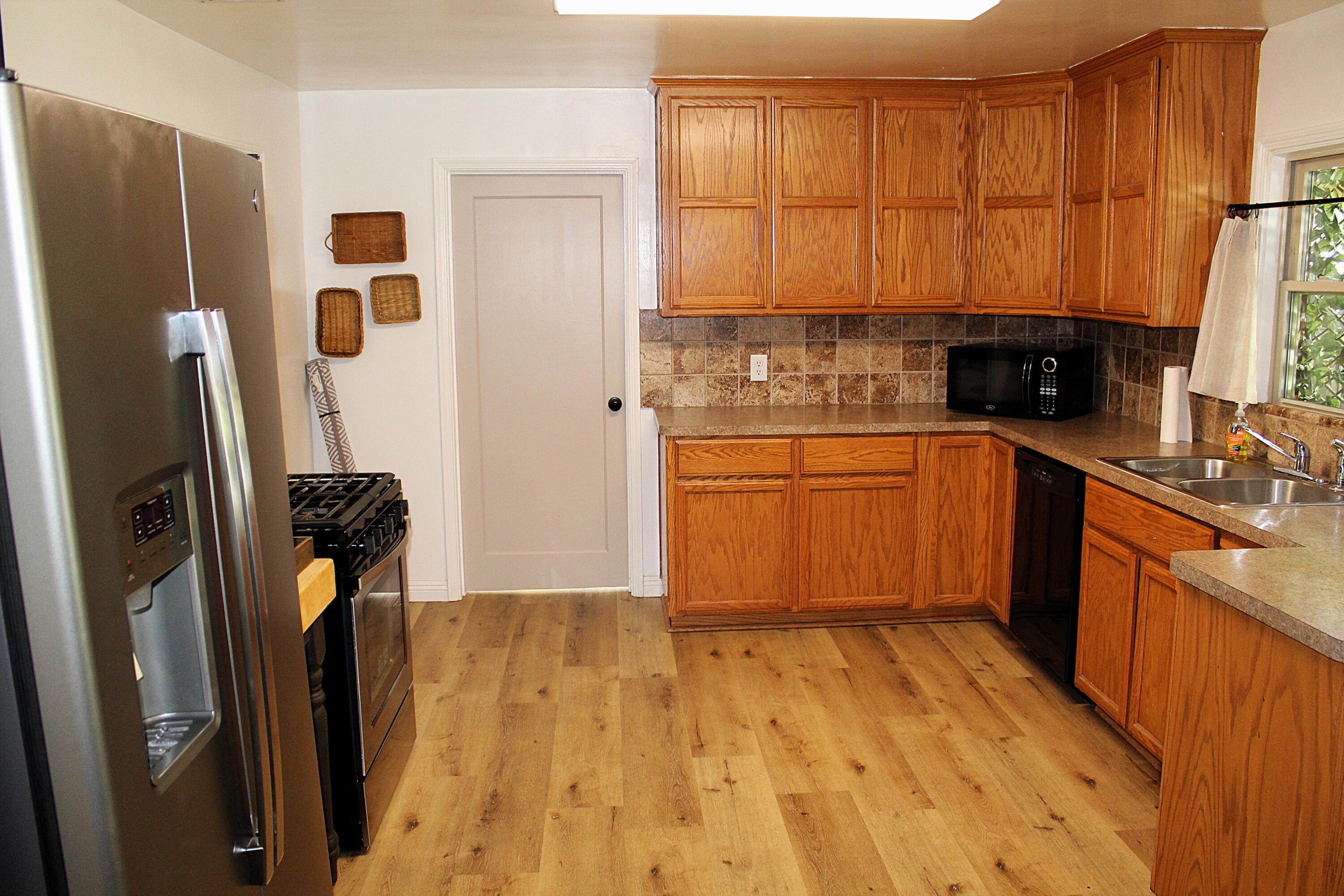 746 W Belleview Ave, Porterville, CA 93257