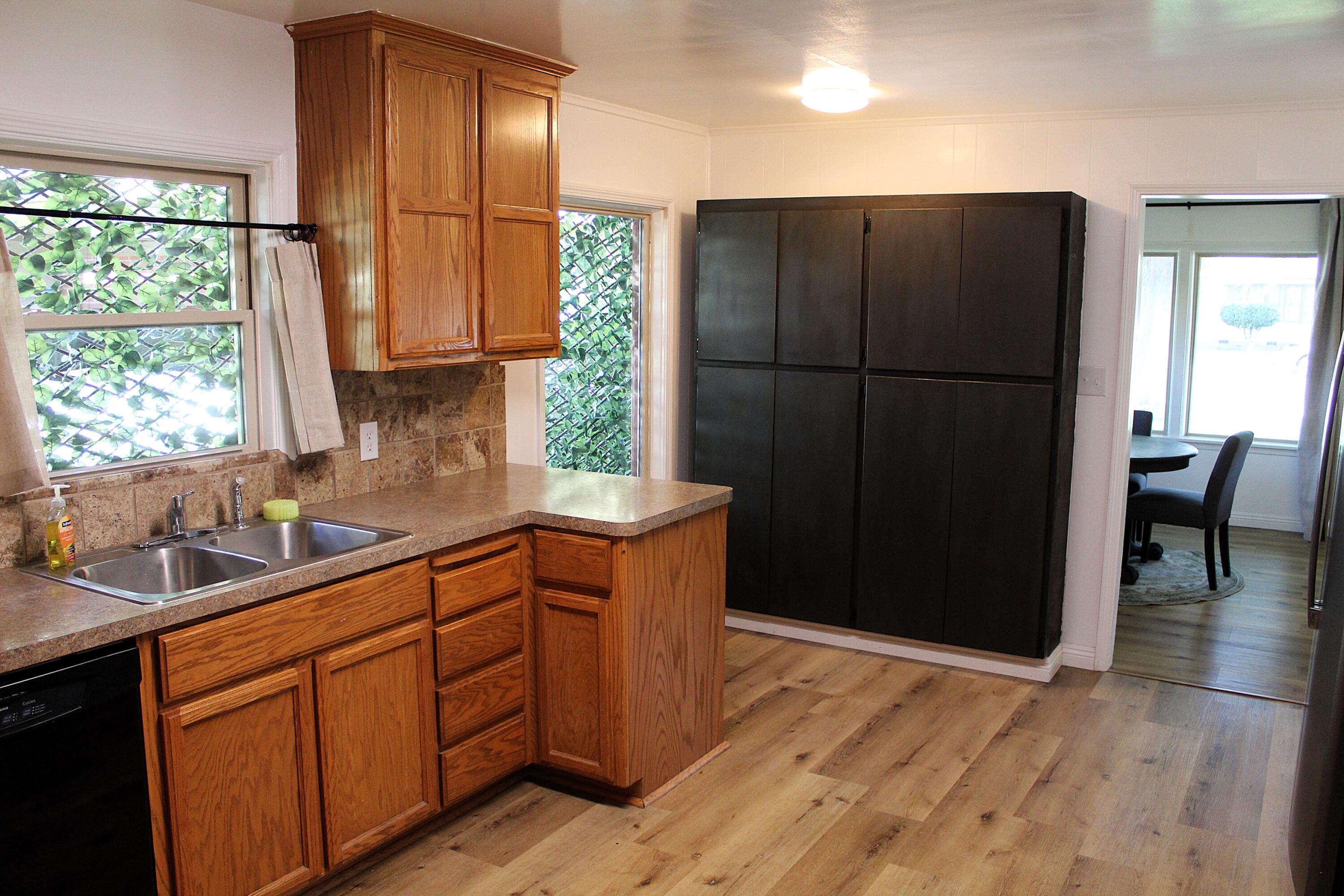 746 W Belleview Ave, Porterville, CA 93257