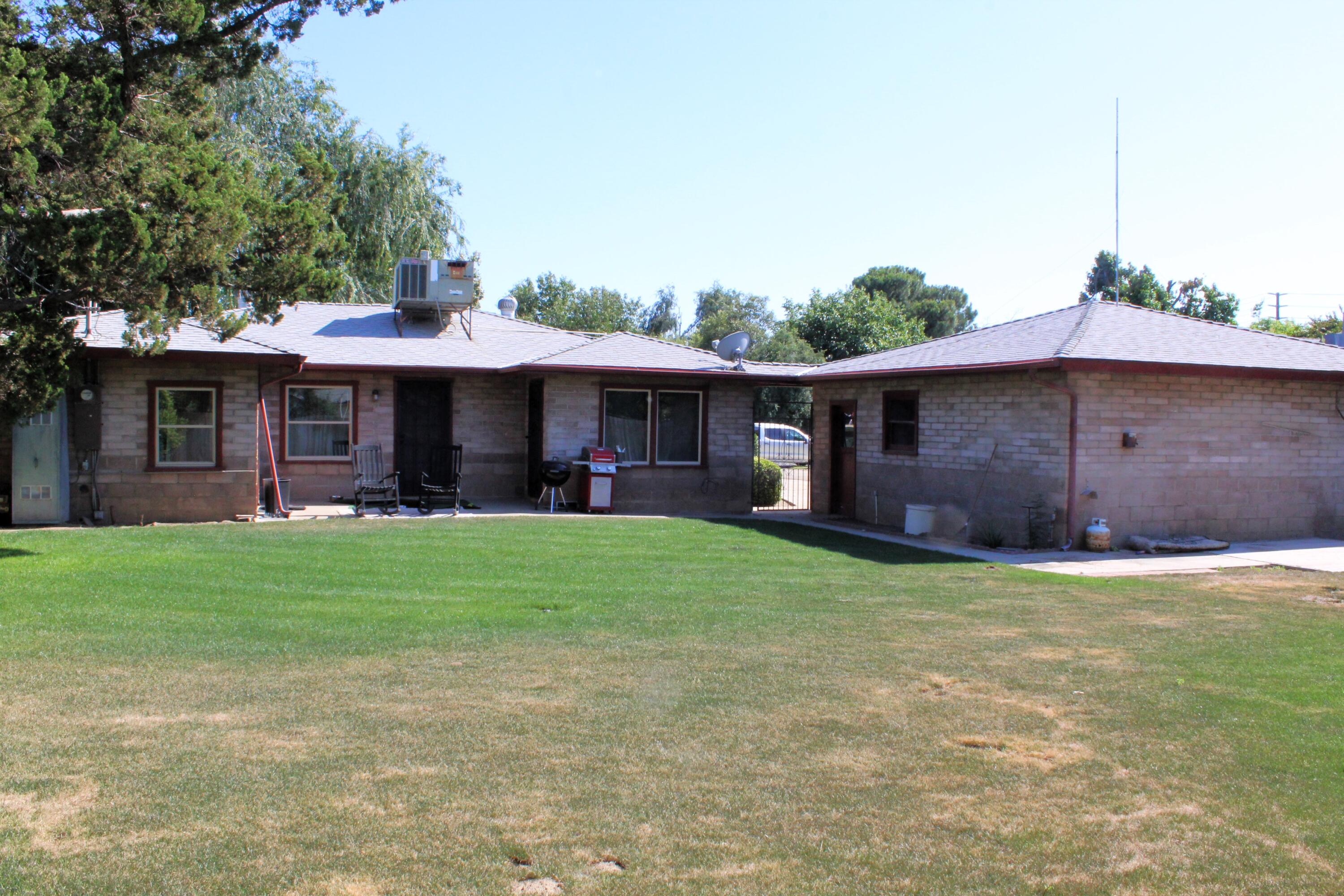 746 W Belleview Ave, Porterville, CA 93257