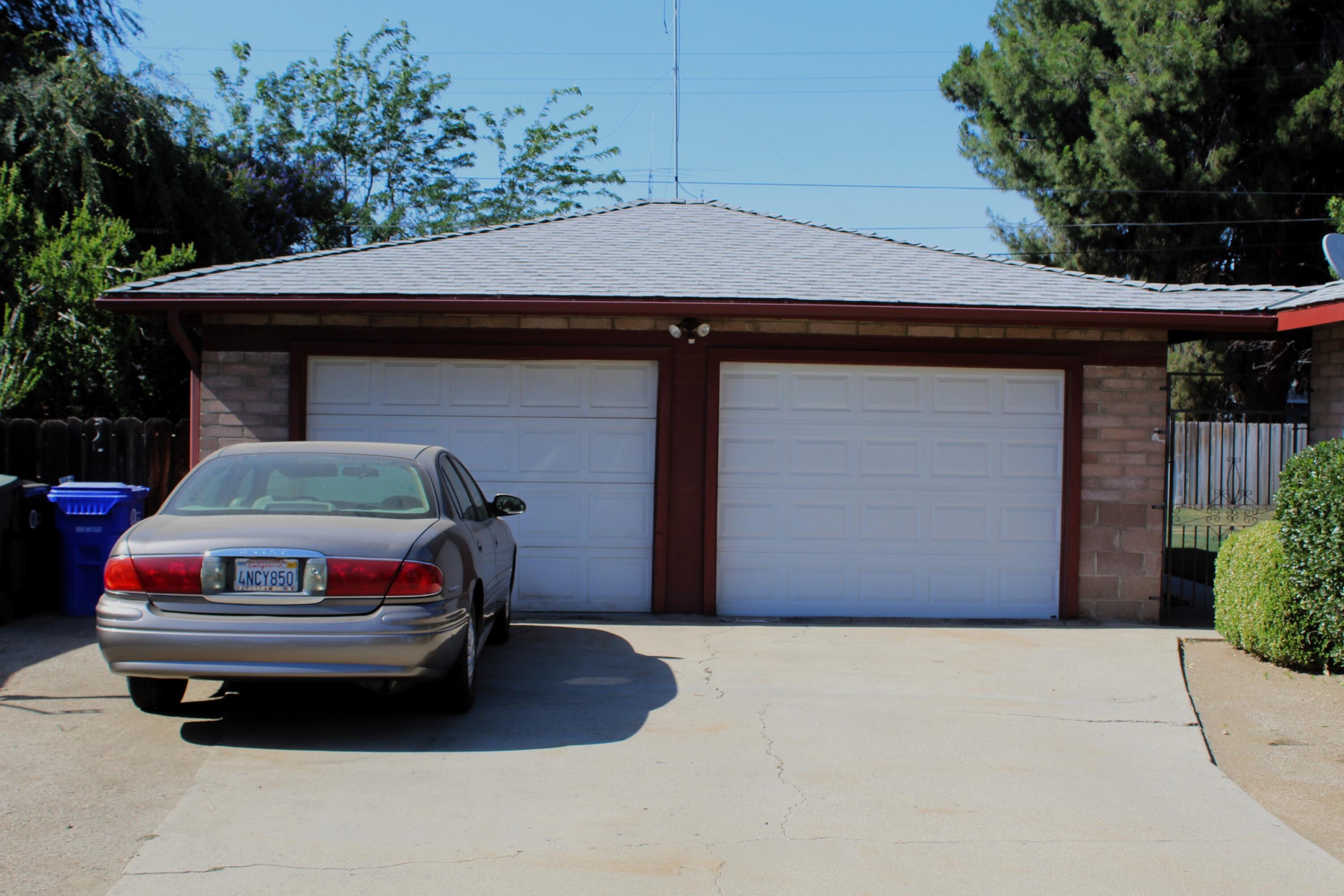 746 W Belleview Ave, Porterville, CA 93257