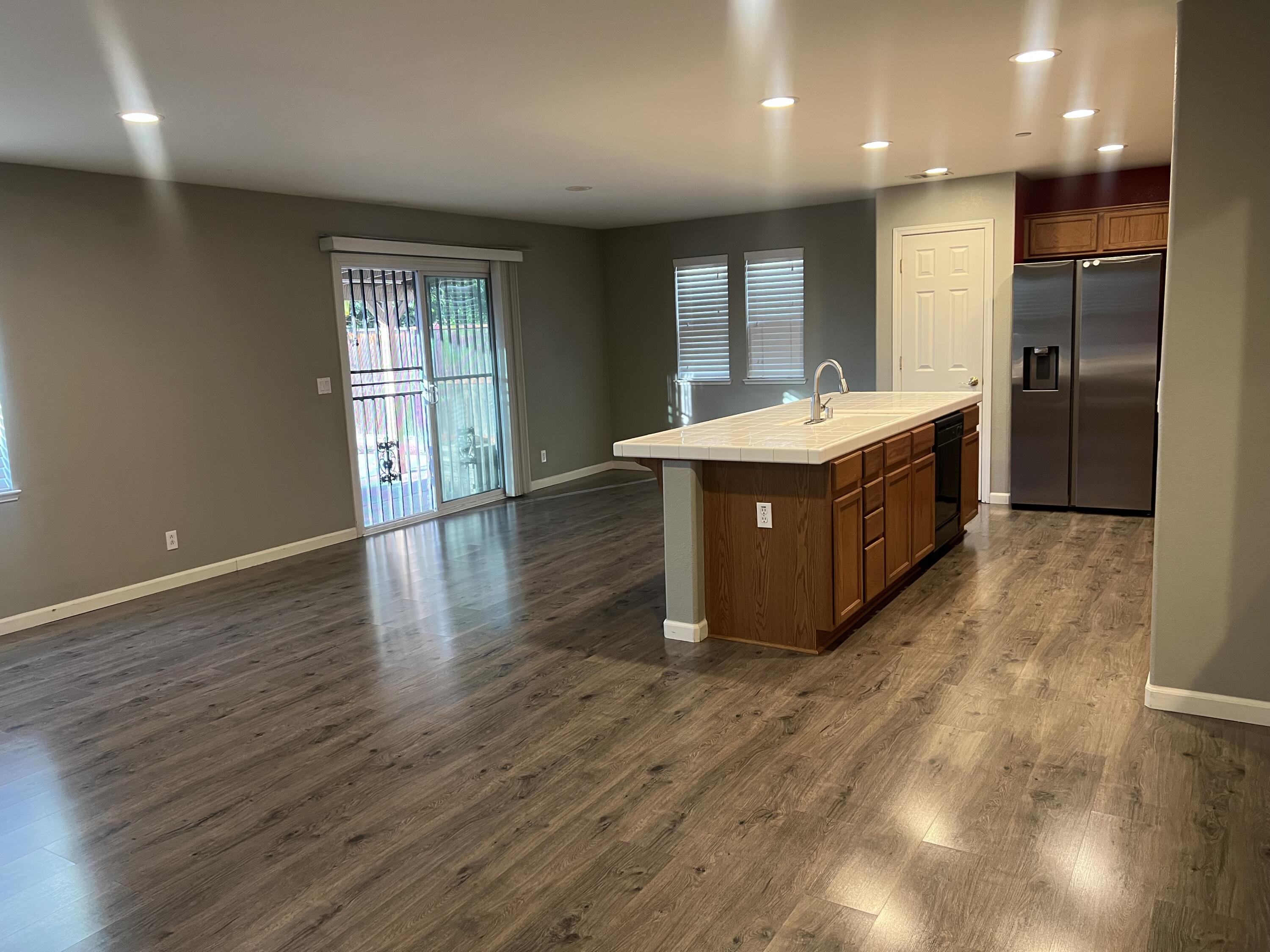 5273 E Geary St, Fresno, CA 93727