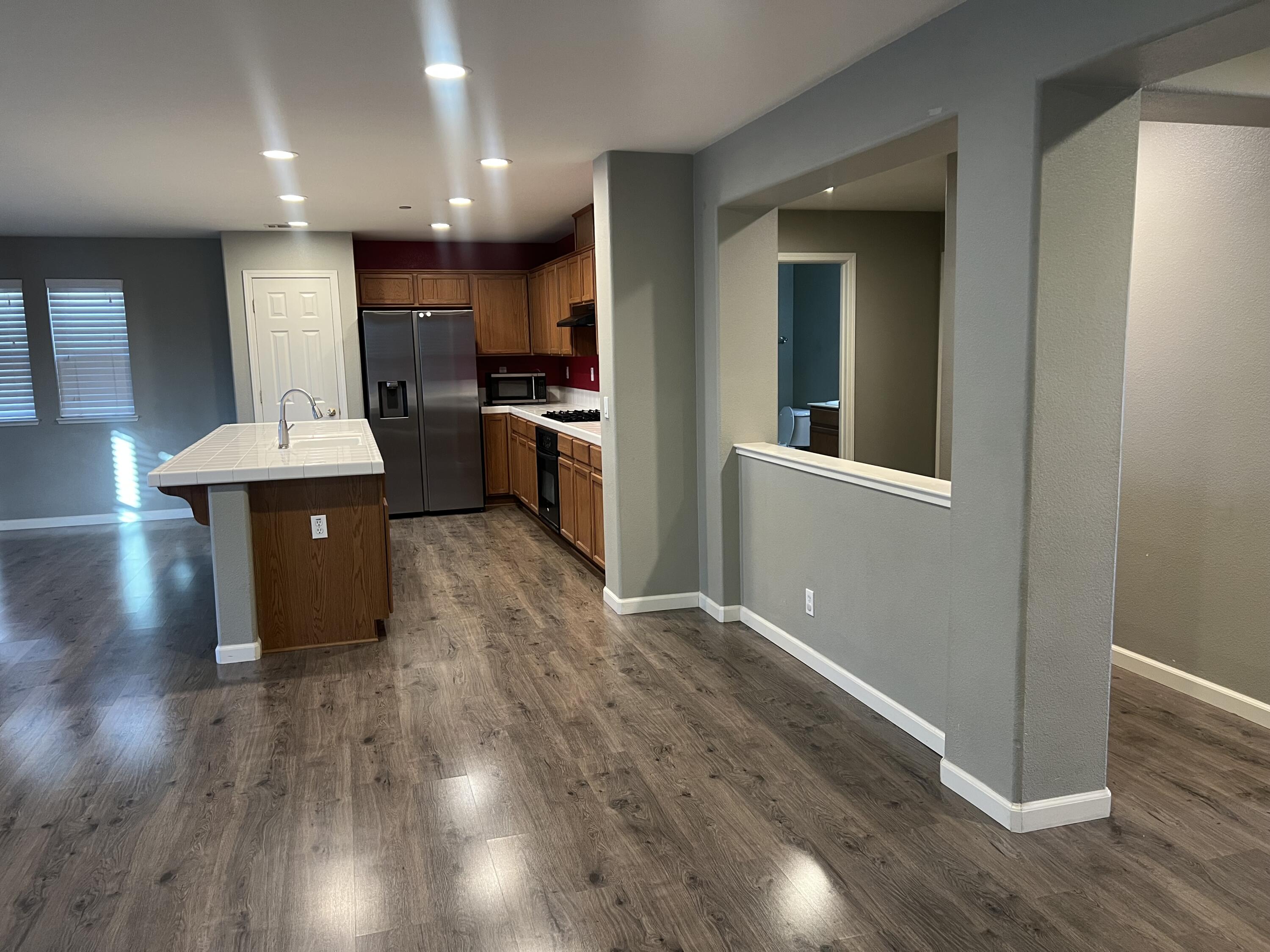 5273 E Geary St, Fresno, CA 93727