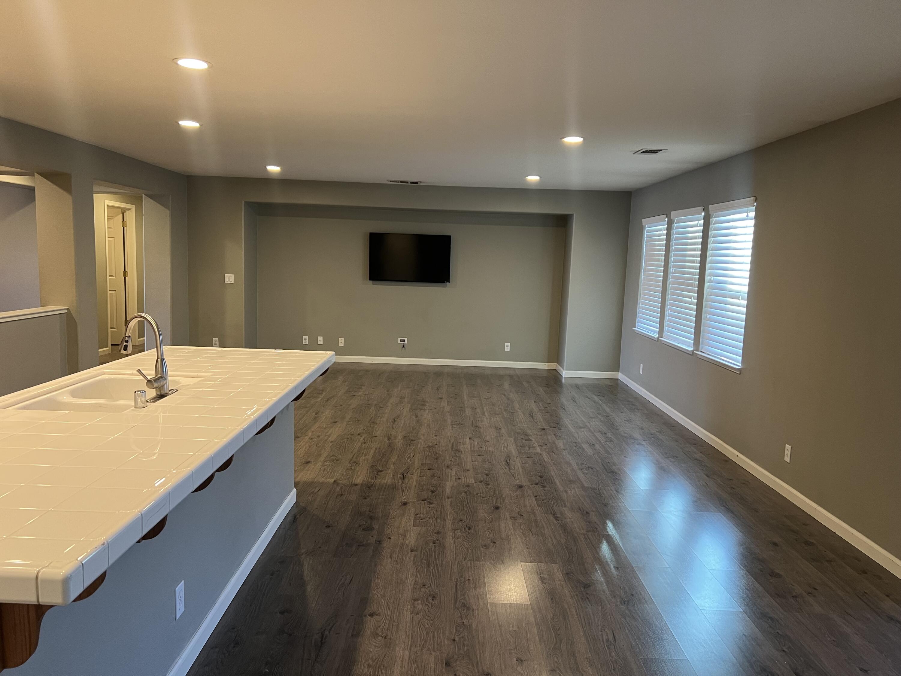 5273 E Geary St, Fresno, CA 93727