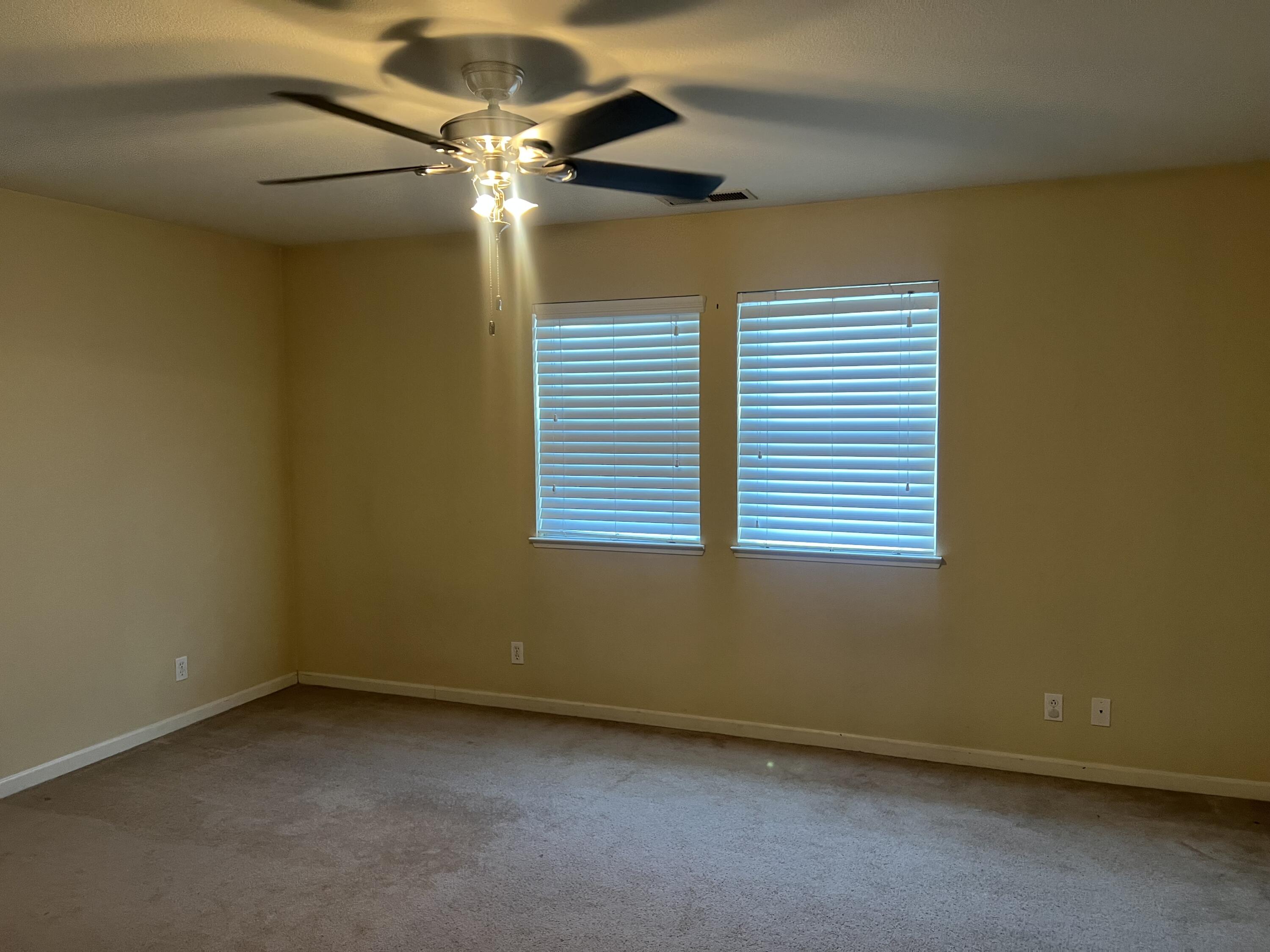 5273 E Geary St, Fresno, CA 93727