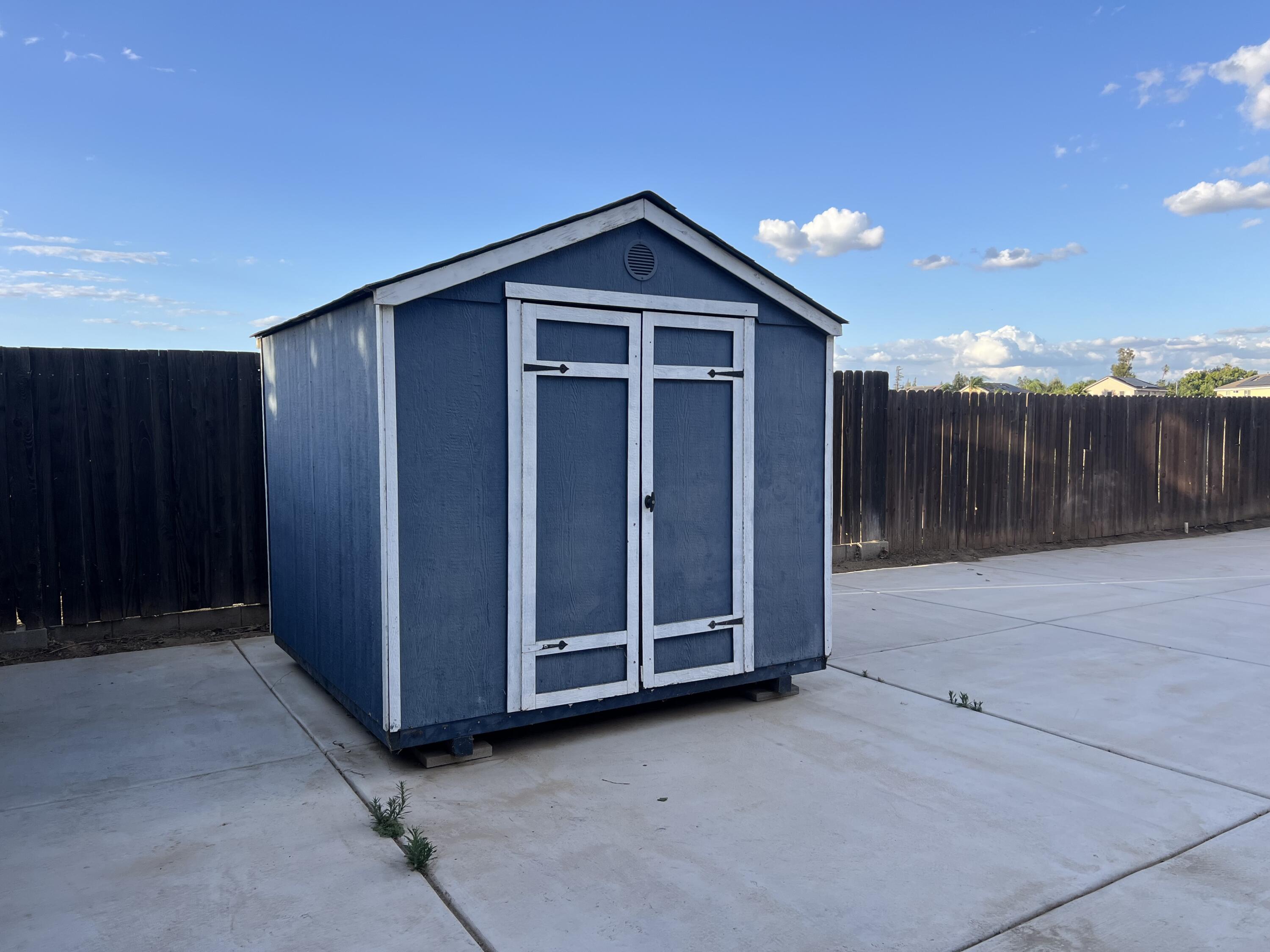 5273 E Geary St, Fresno, CA 93727