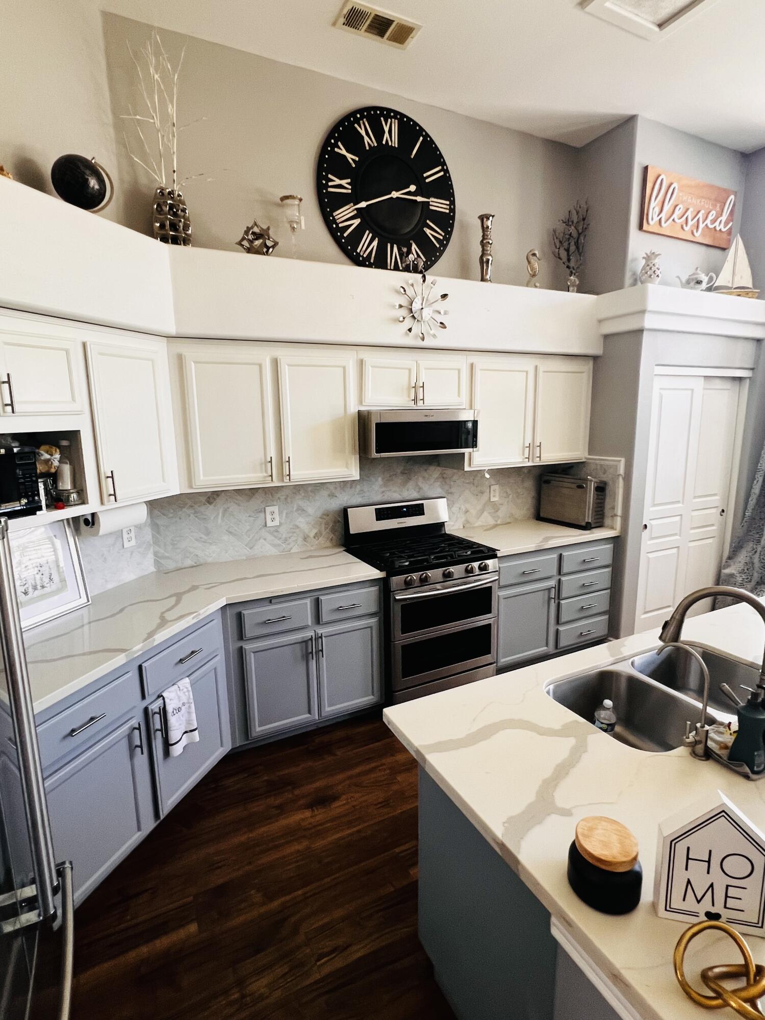 1344 E Parkview Ct, Visalia, CA 93292