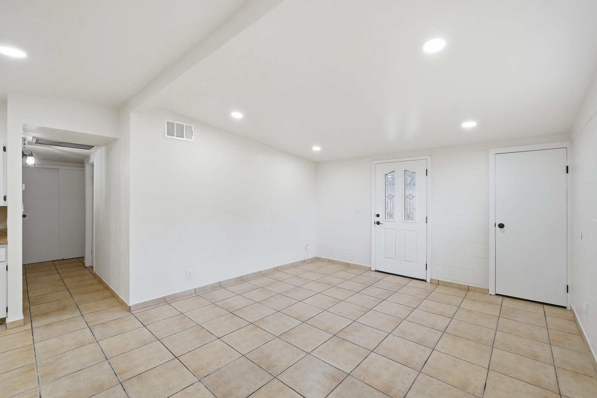 756 S Oliver St, Tulare, CA 93274
