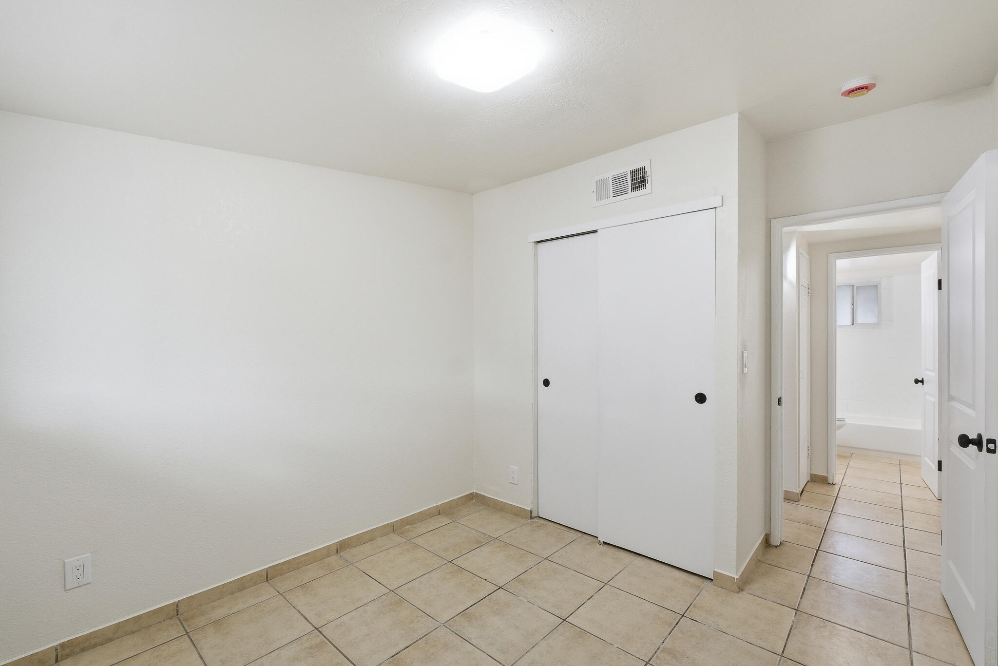756 S Oliver St, Tulare, CA 93274