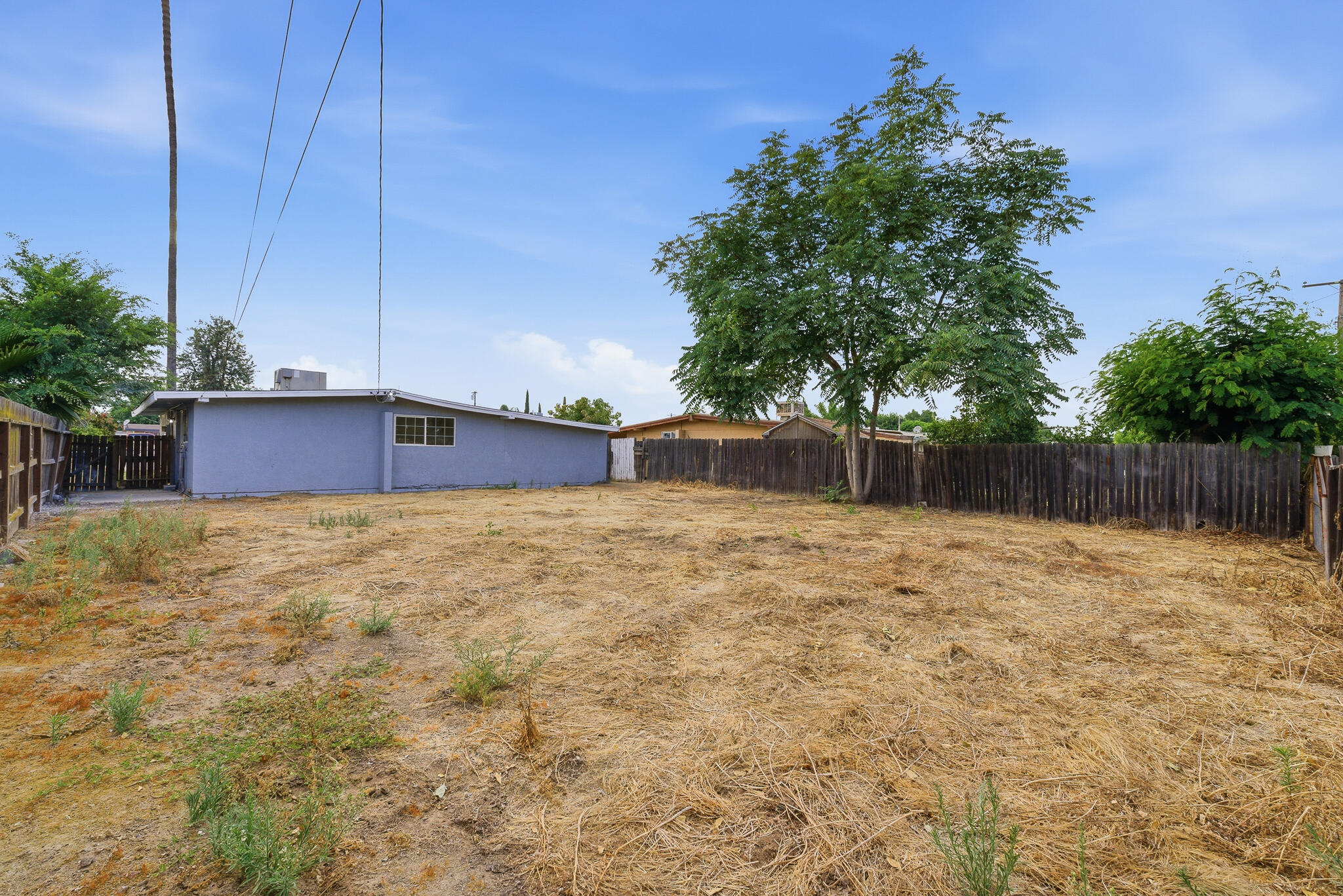 756 S Oliver St, Tulare, CA 93274