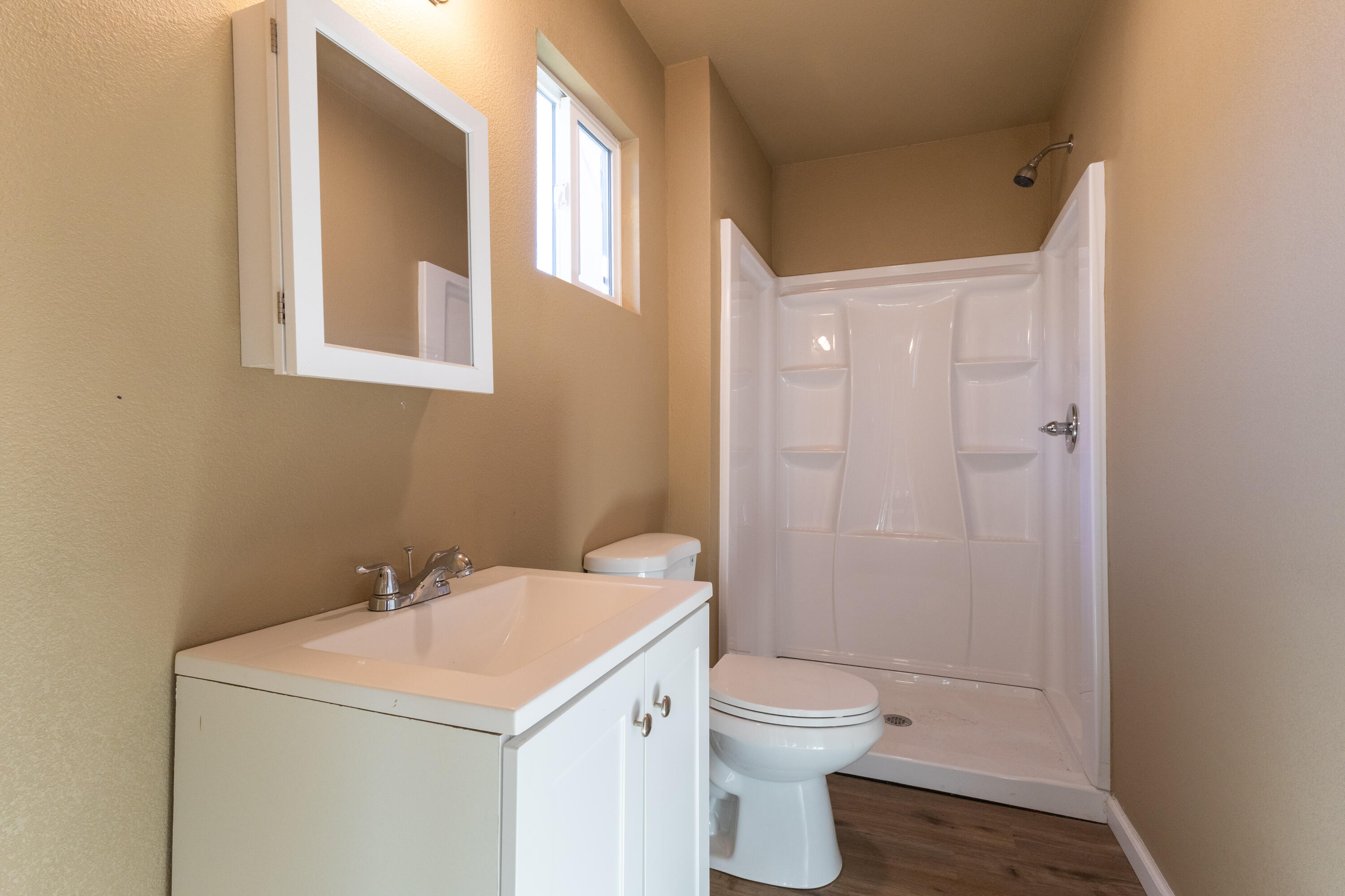 209 S Magnolia Ave, Farmersville, CA 93223