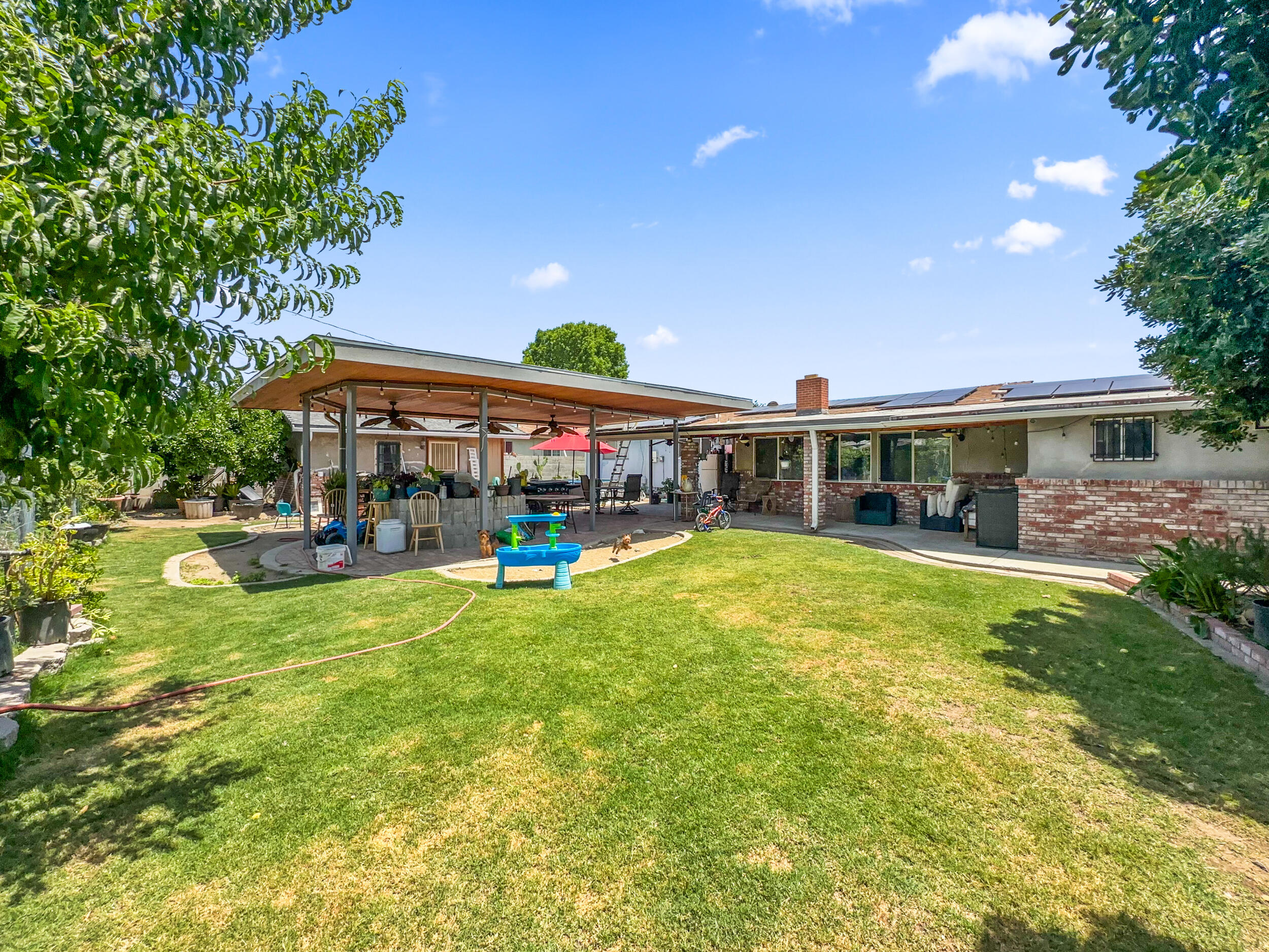 947 Cardoza Dr, Tulare, CA 93274