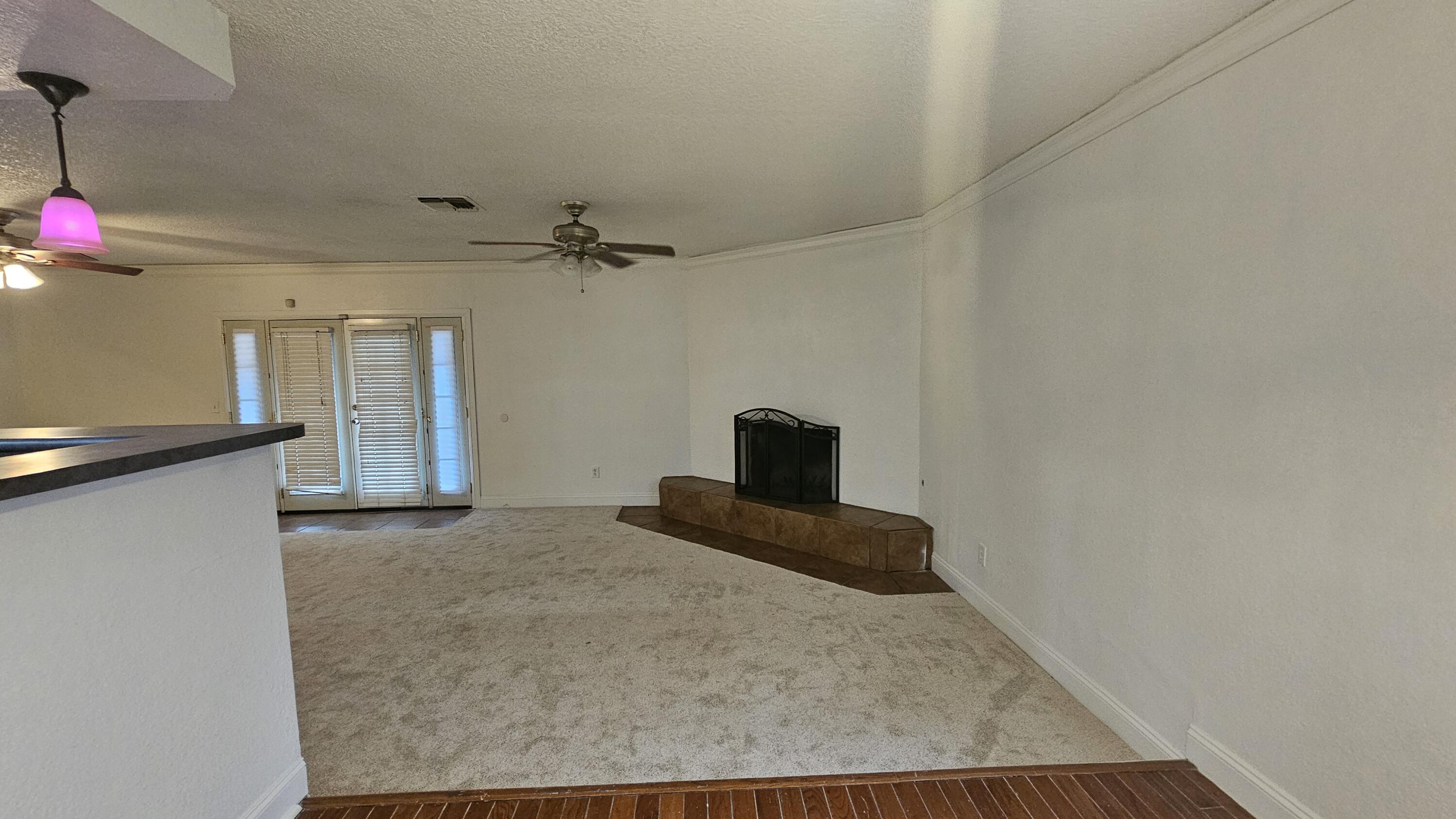 3211 S Vickie Ct, Visalia, CA 93277