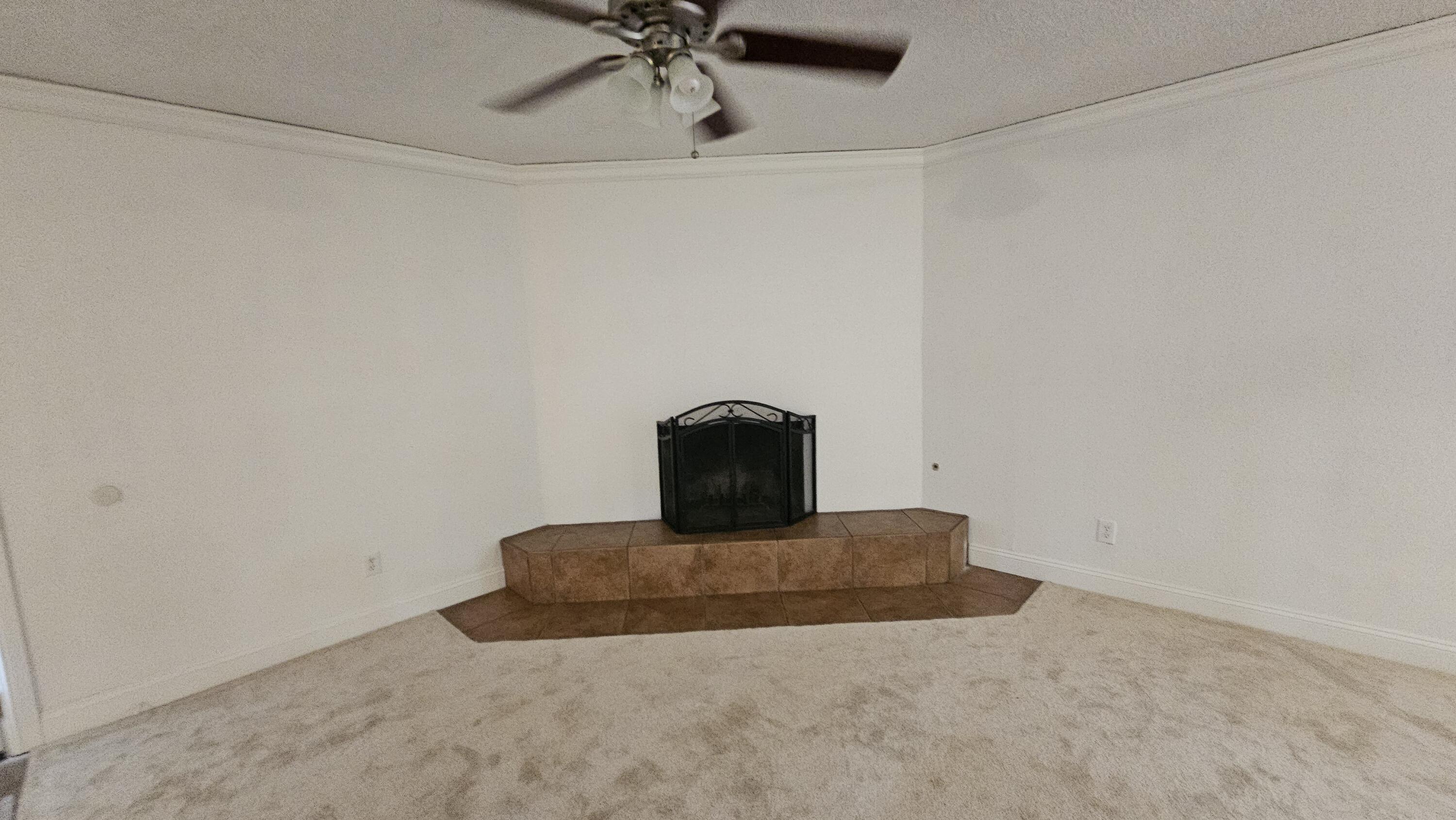 3211 S Vickie Ct, Visalia, CA 93277