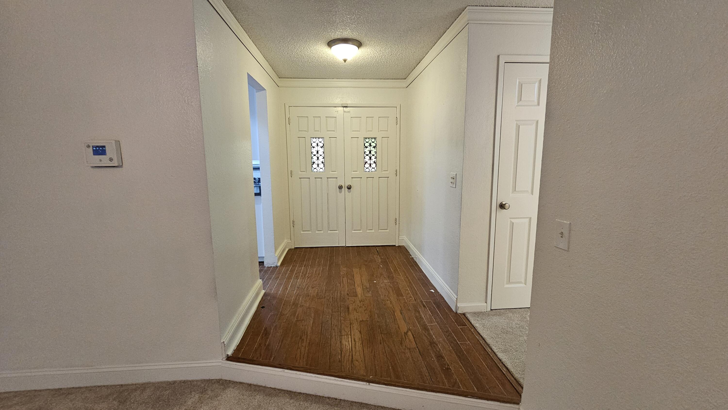 3211 S Vickie Ct, Visalia, CA 93277