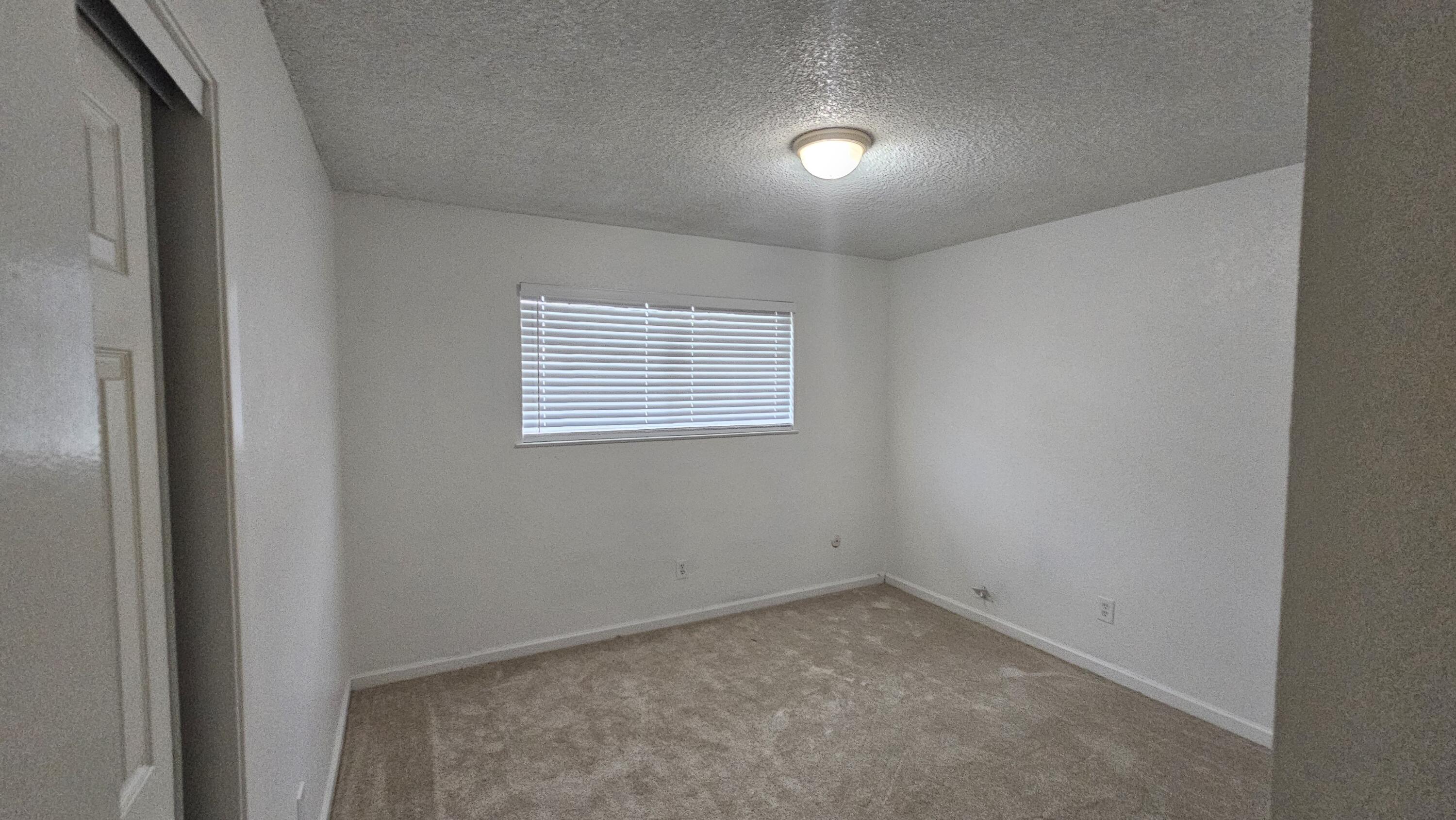 3211 S Vickie Ct, Visalia, CA 93277