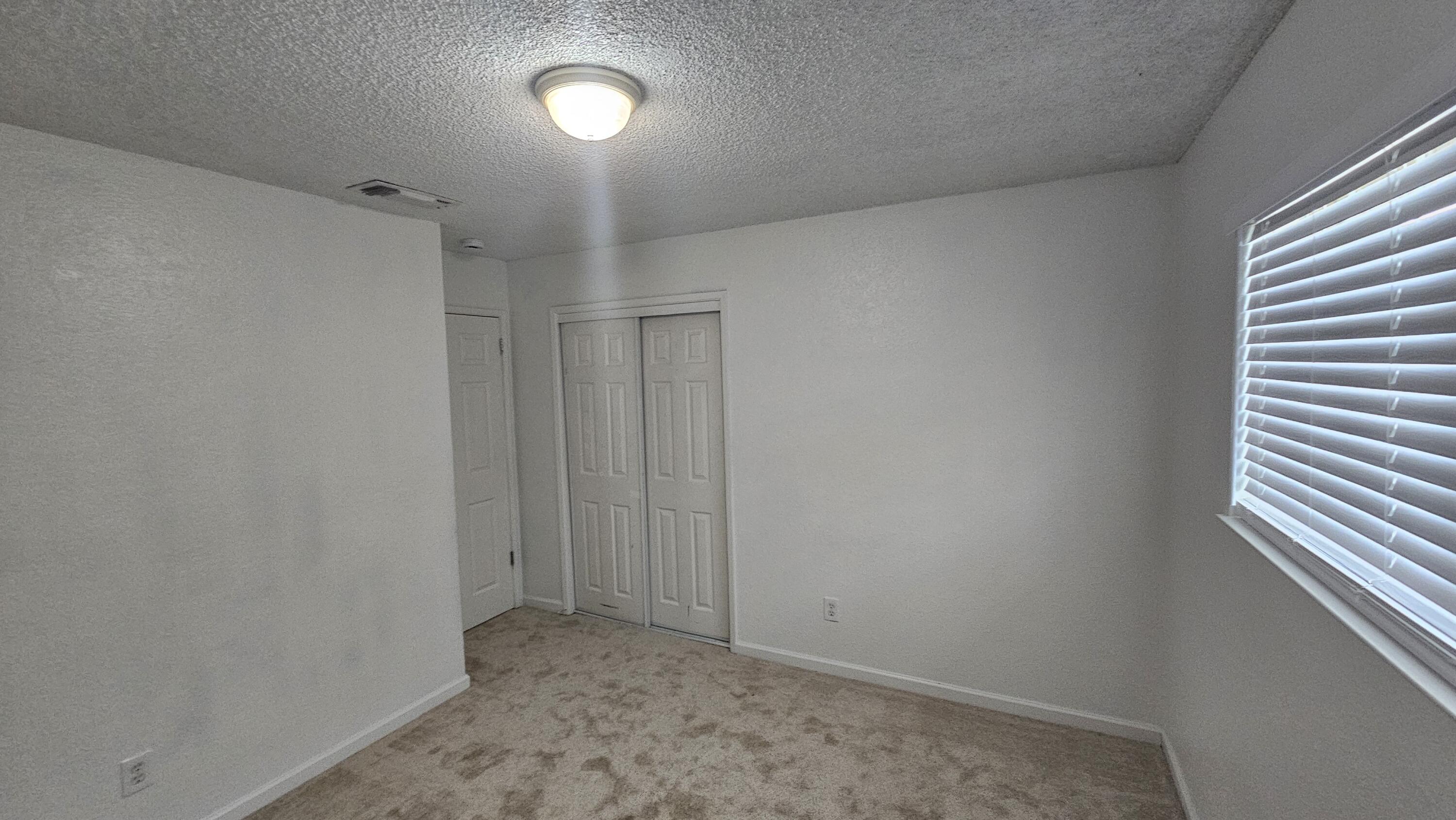 3211 S Vickie Ct, Visalia, CA 93277