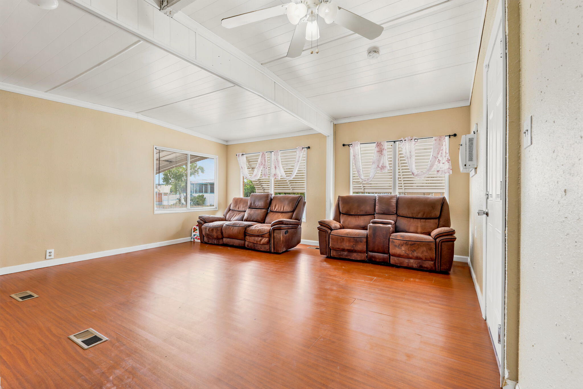 852 E Grangeville Blvd #62, Hanford, CA 93230