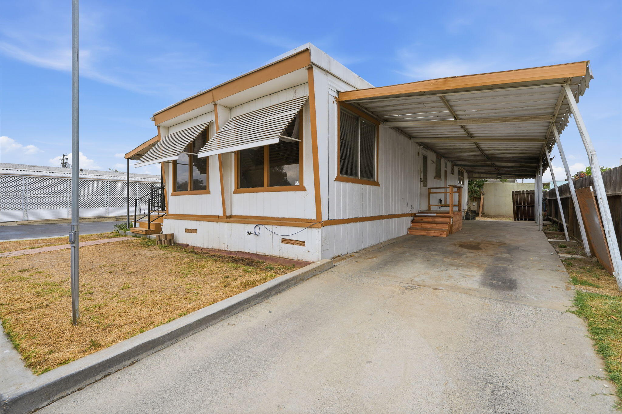 852 E Grangeville Blvd #62, Hanford, CA 93230